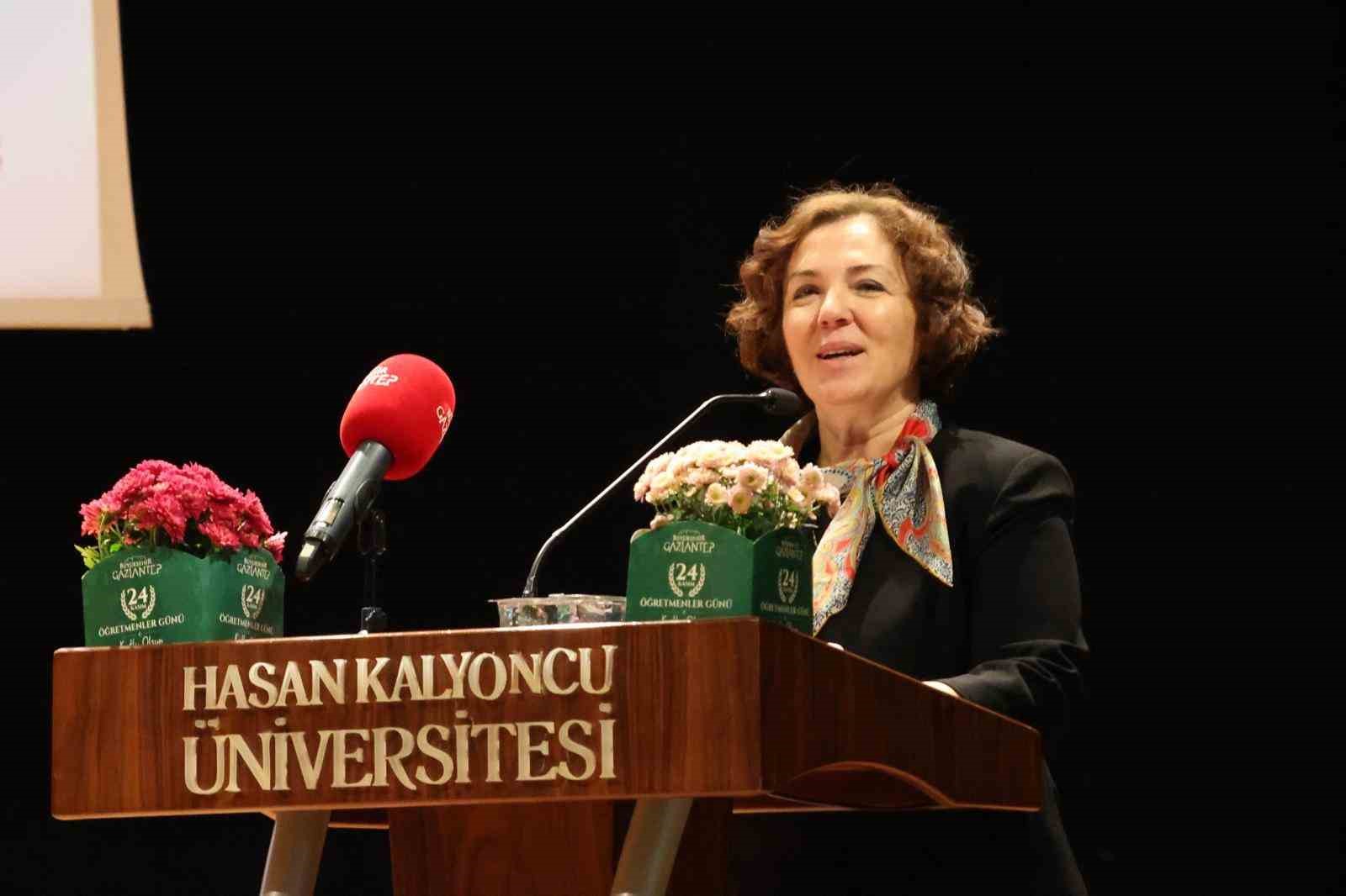 Hasan Kalyoncu Üniversitesi’nde 24 Kasım Öğretmenler Günü coşkusu