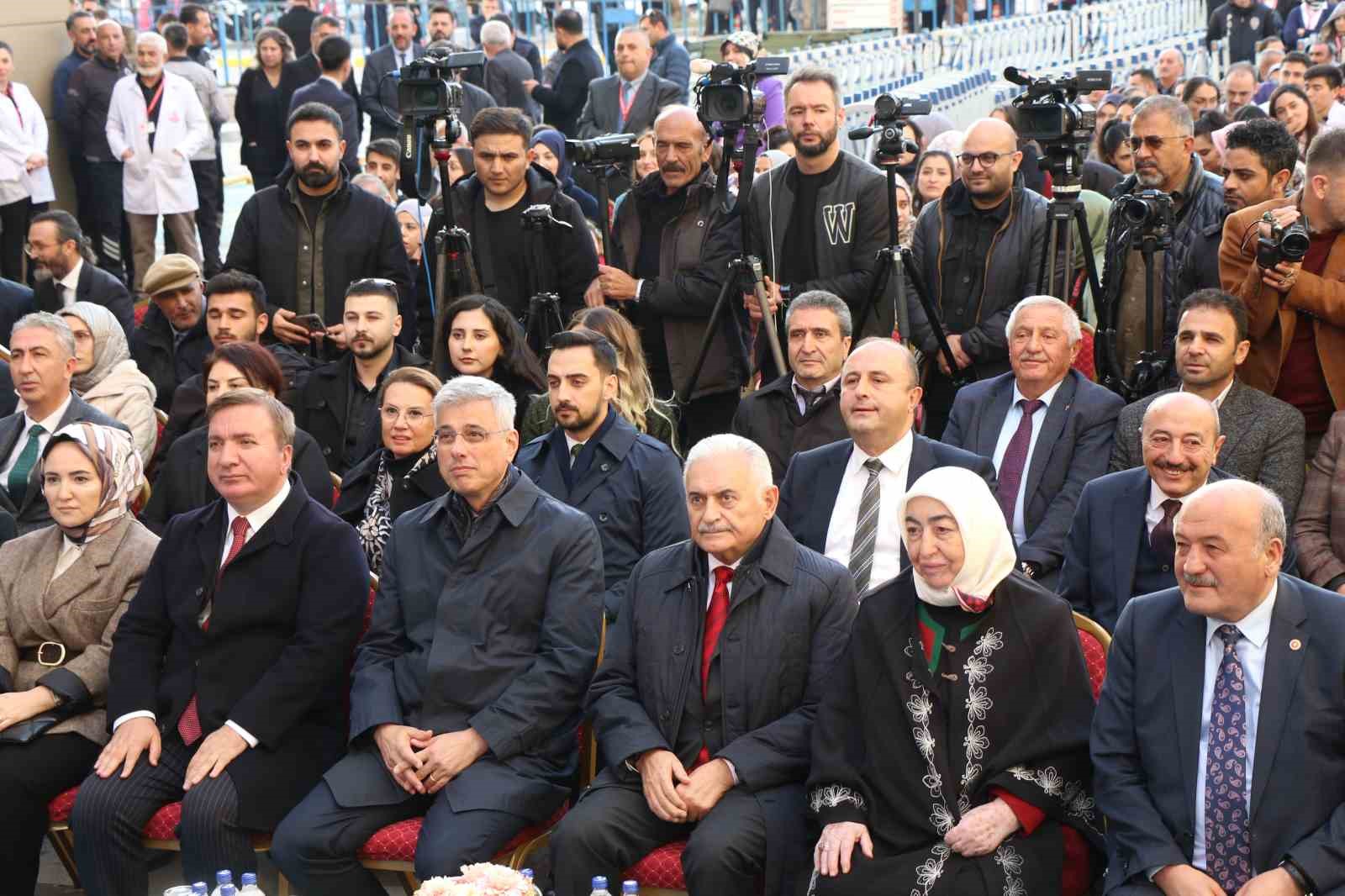 Sağlık Bakanı Memişoğlu: "Türkiye, sağlıkta bölgesinin güven veren ülkesi hâline geldi"