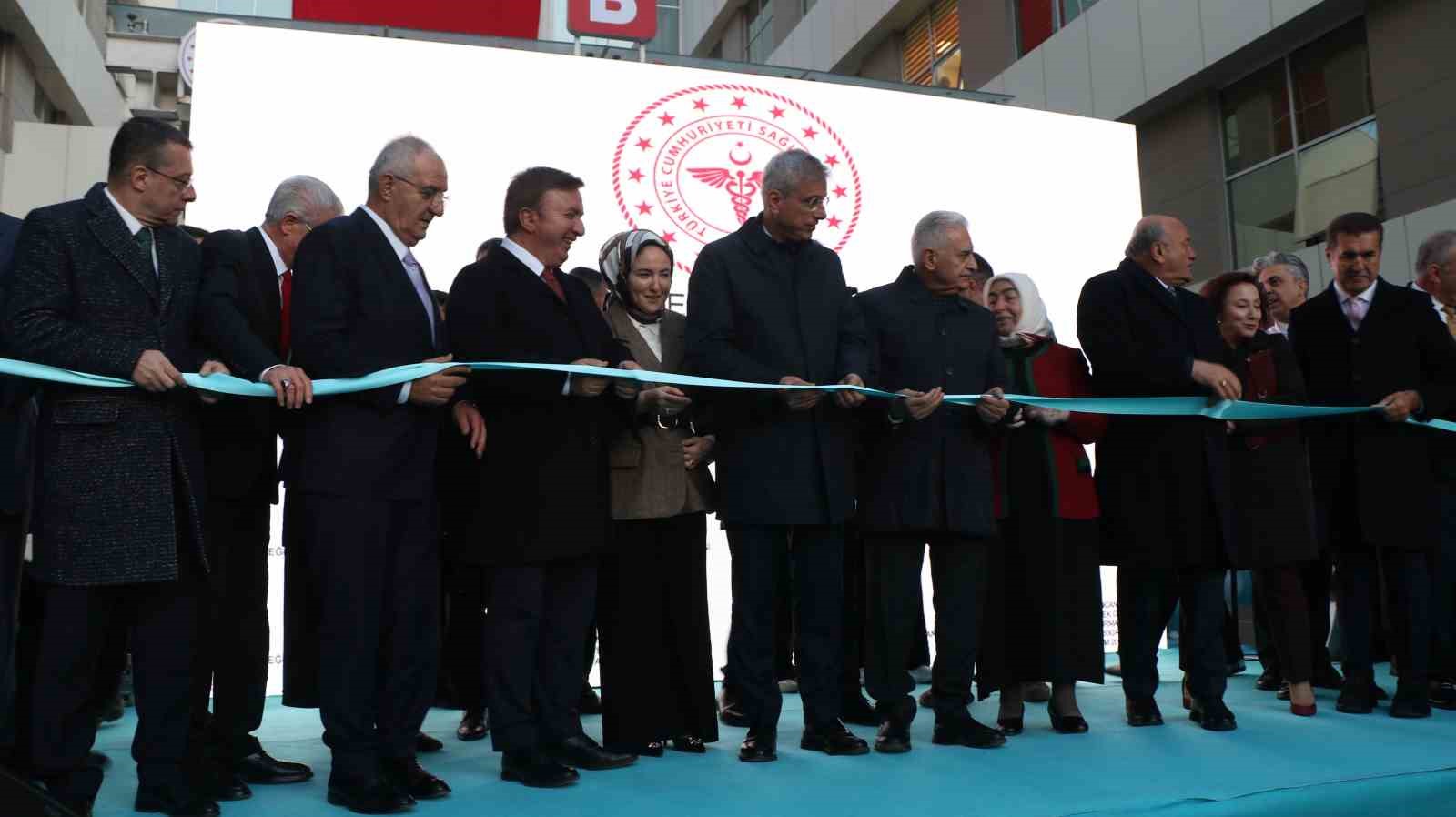 Sağlık Bakanı Memişoğlu: "Türkiye, sağlıkta bölgesinin güven veren ülkesi hâline geldi"
