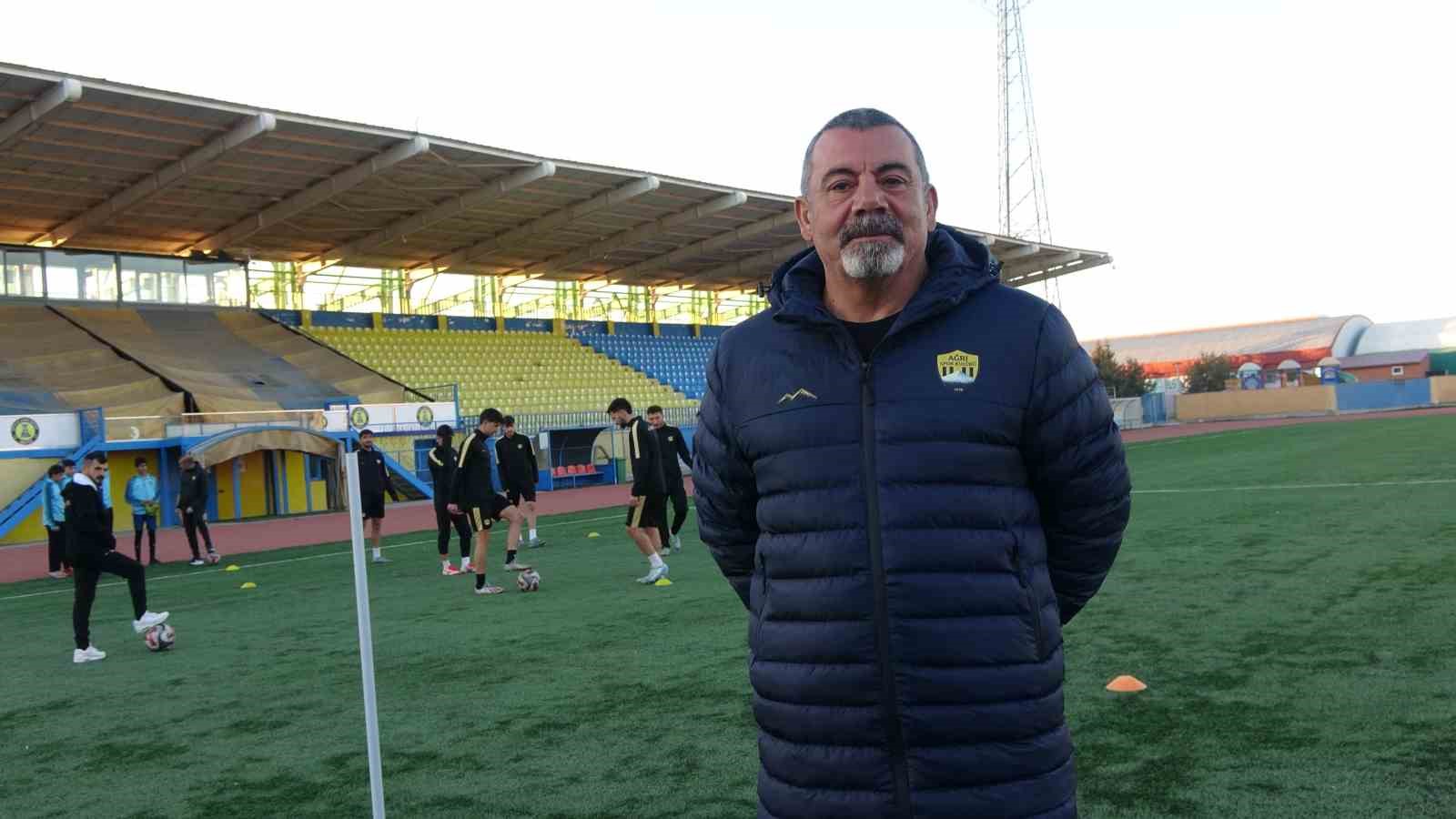 Ağrı 1970 Spor’da büyük kriz: 17 futbolcuya ceza, kadro 7 oyuncuya düştü