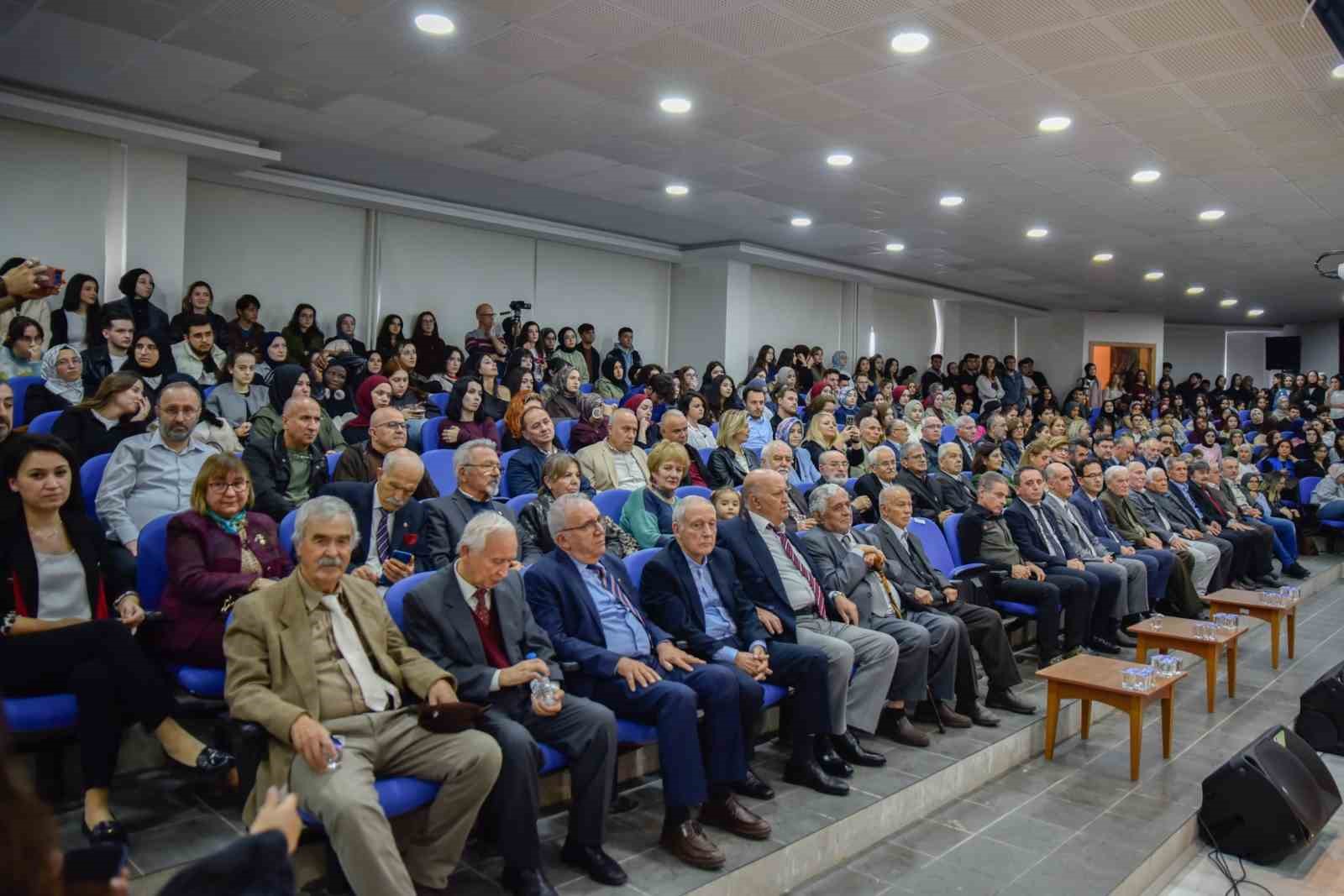 OMÜ Eğitim Fakültesi, Öğretmenler Günü’nü emekli hocalarıyla kutladı