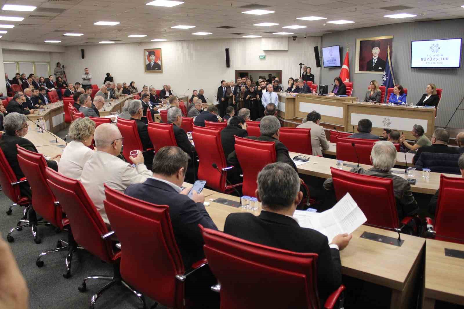 Büyükşehir meclisinde ‘sıralama’ tartışması
