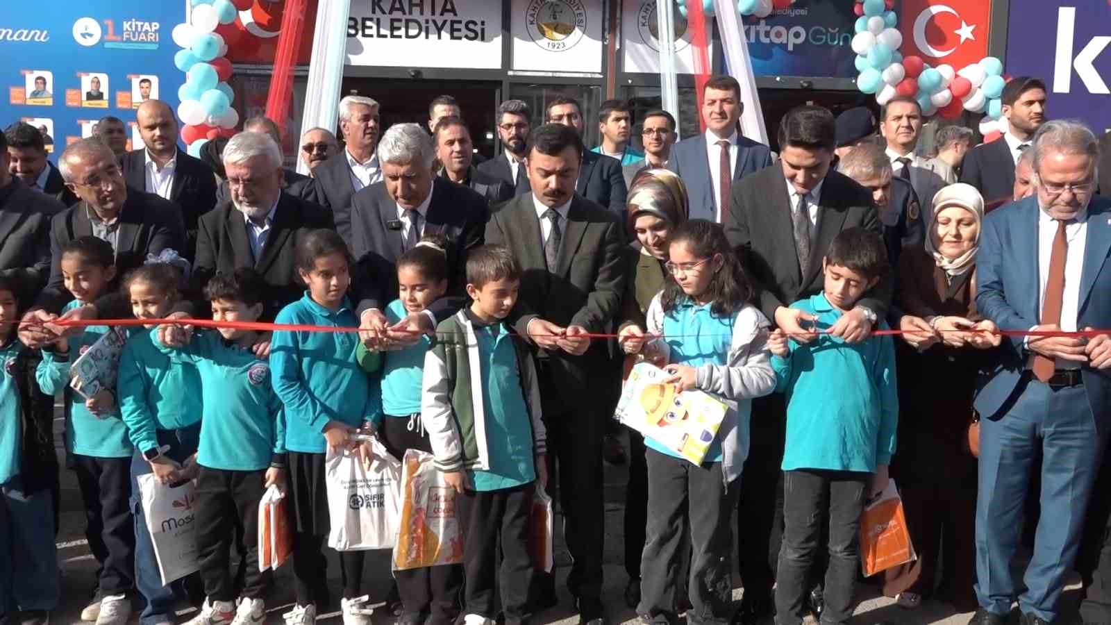 Kahta’da ilk Kitap Fuarı açıldı