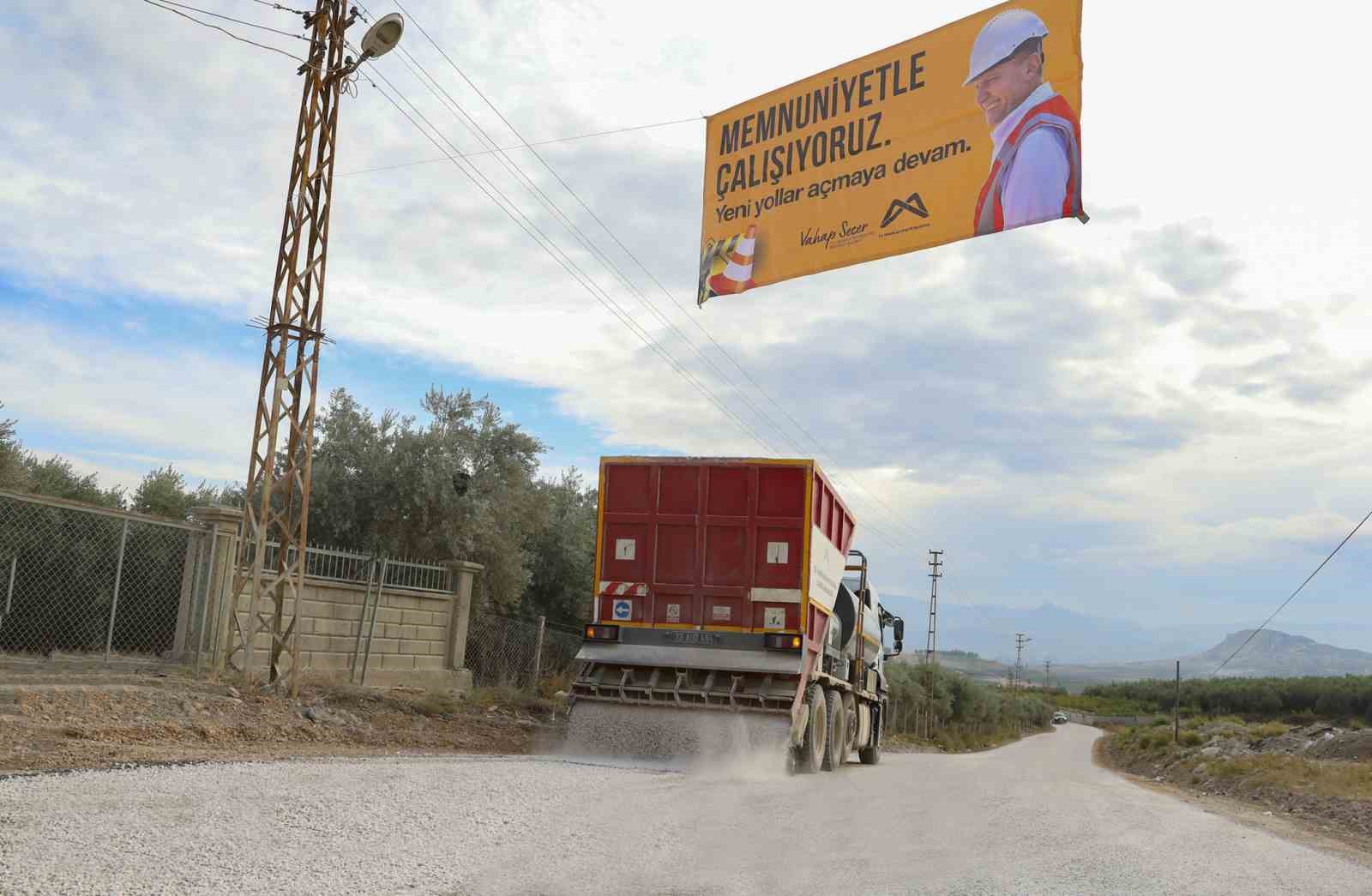 Mut&rsquo;ta yollar yenilenerek ulaşım daha konforlu hale geldi

