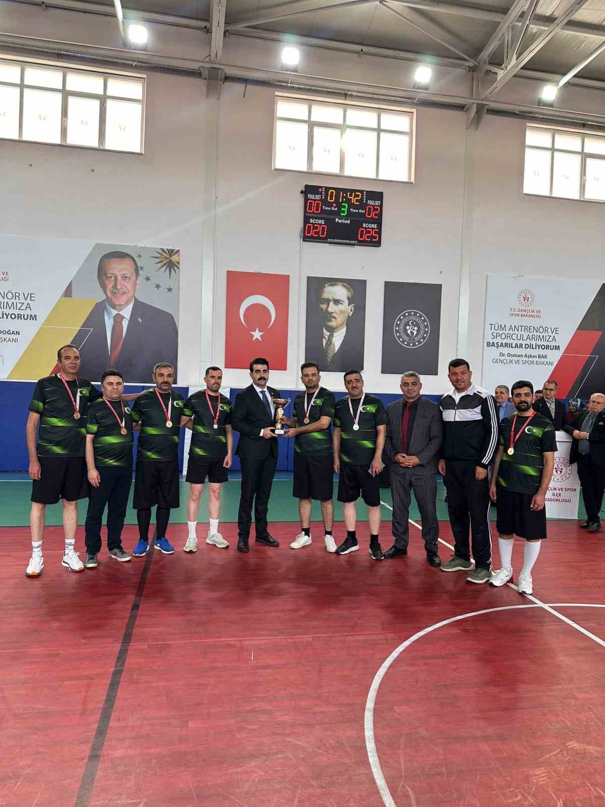 Öğretmenler hünerlerini filede sergiledi
