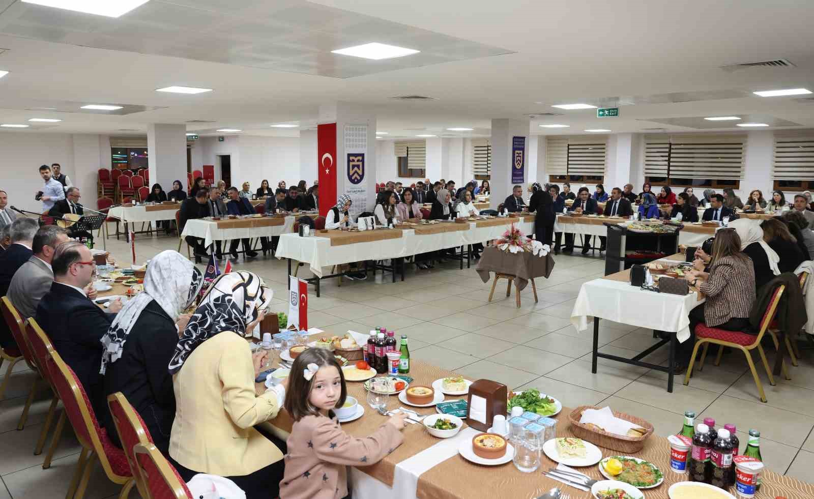 Vakıf okulları &ouml;ğretmenleri, 24 Kasım &Ouml;ğretmenler G&uuml;n&uuml;nde bir araya geldi
