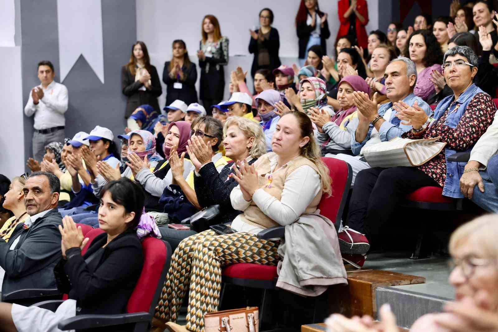 Didim’de kadına yönelik şiddete dikkat çekildi