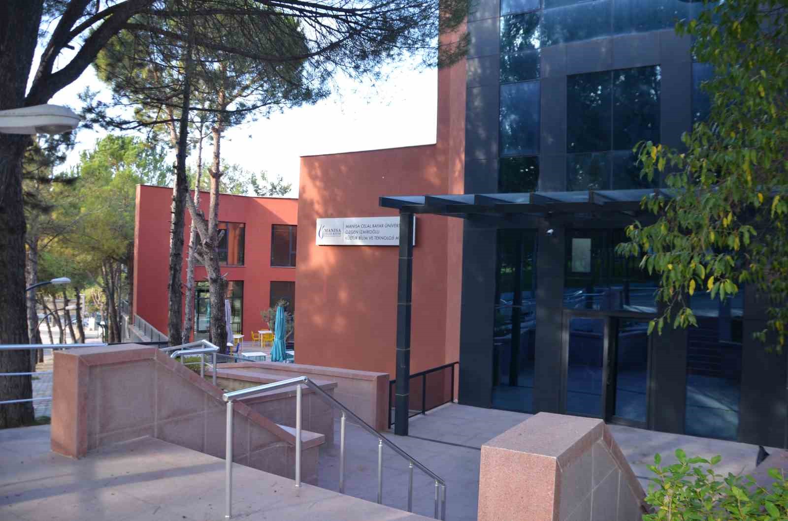 Görmeyi çok istediği eseri onun adıyla açıldı