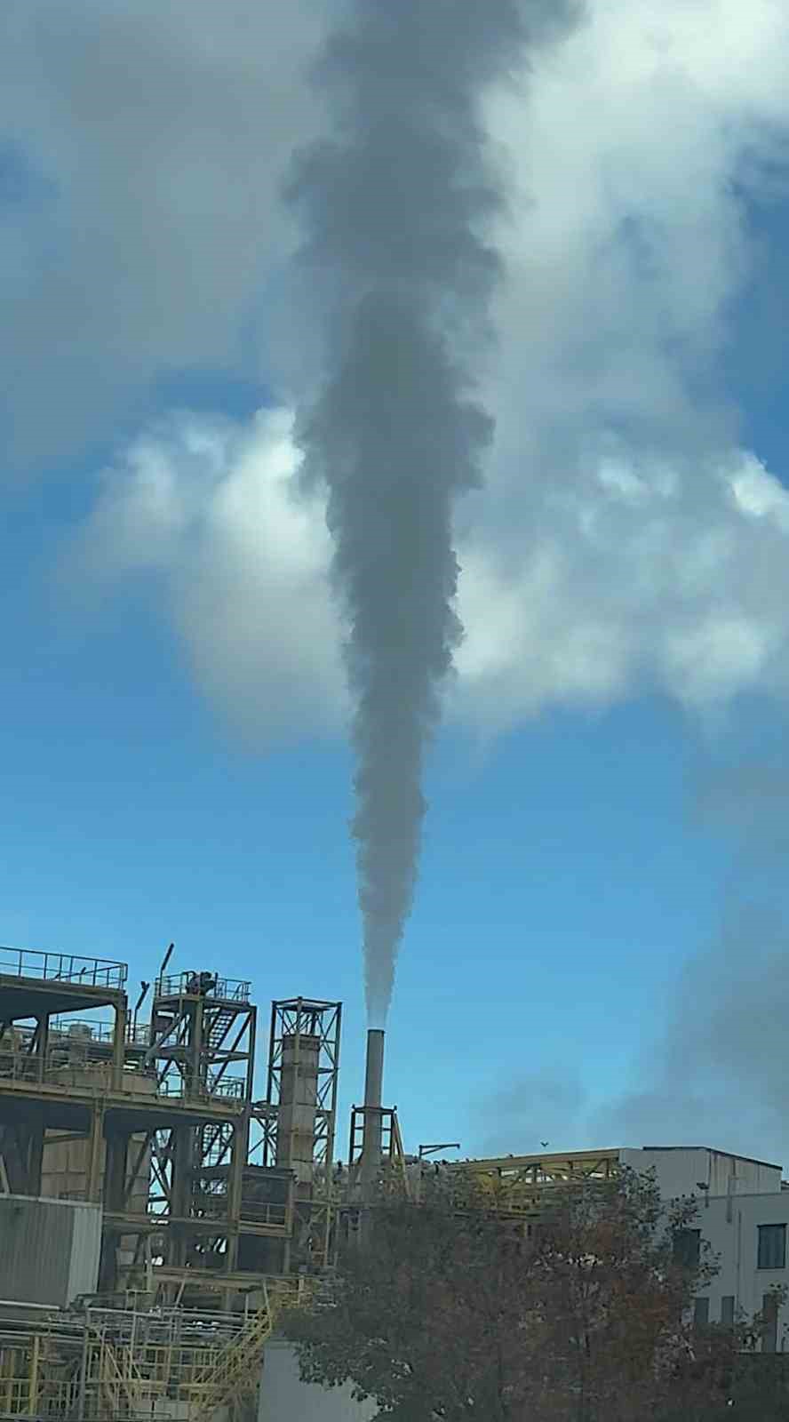 Cargill Bursa’dan çıkan dumanlar gökyüzünü griye boyadı
