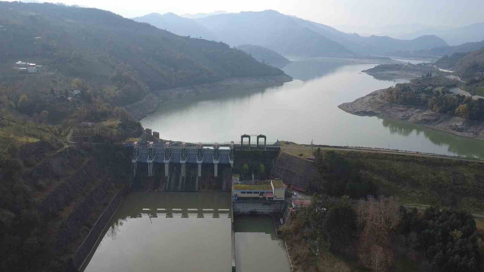 Suat Uğurlu Barajı’nda bakım tamamlandı, su salımına başlandı
