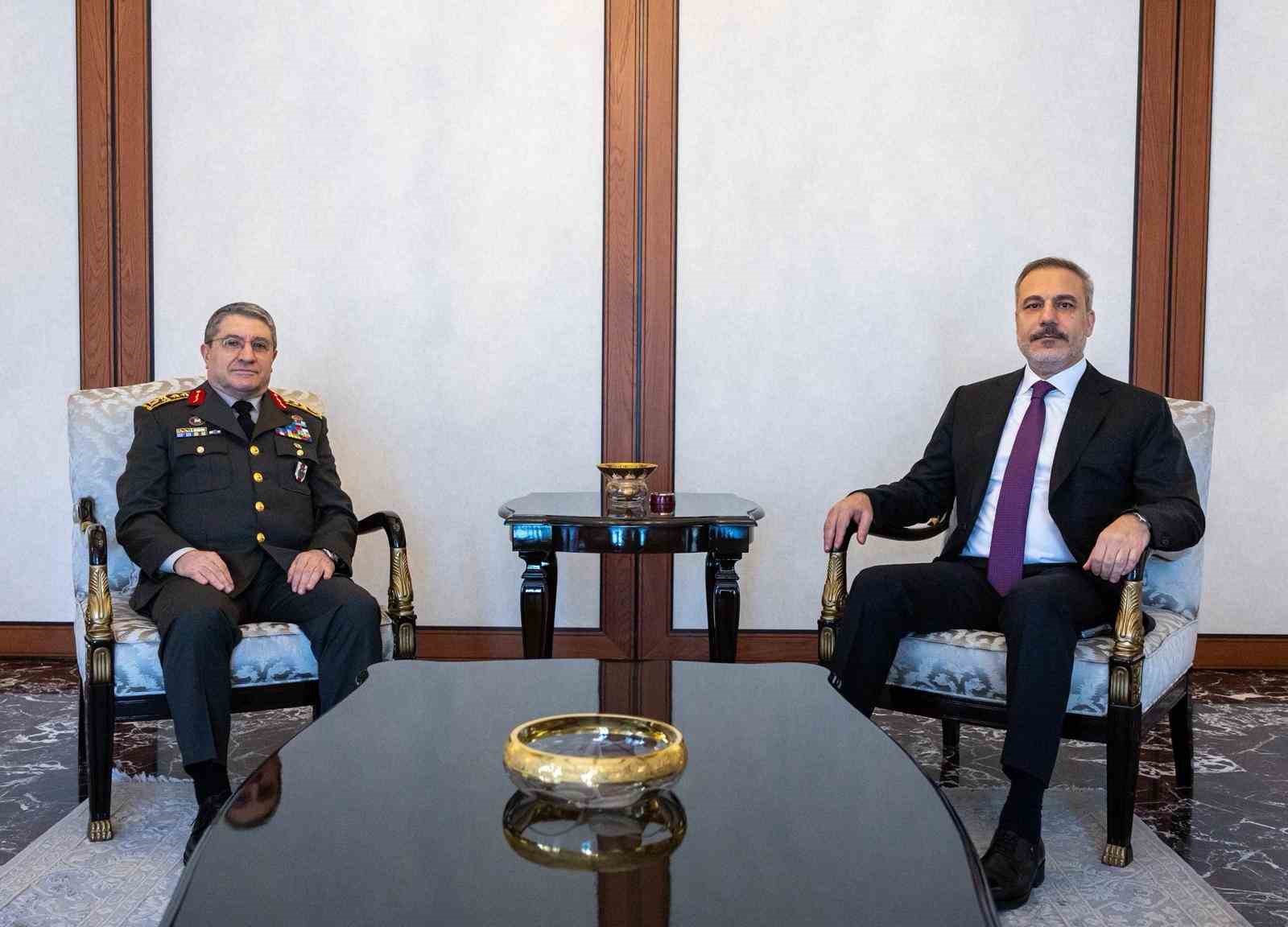 Bakan Fidan, Genelkurmay Başkanı Orgeneral Bayraktaroğlu’nu kabul etti