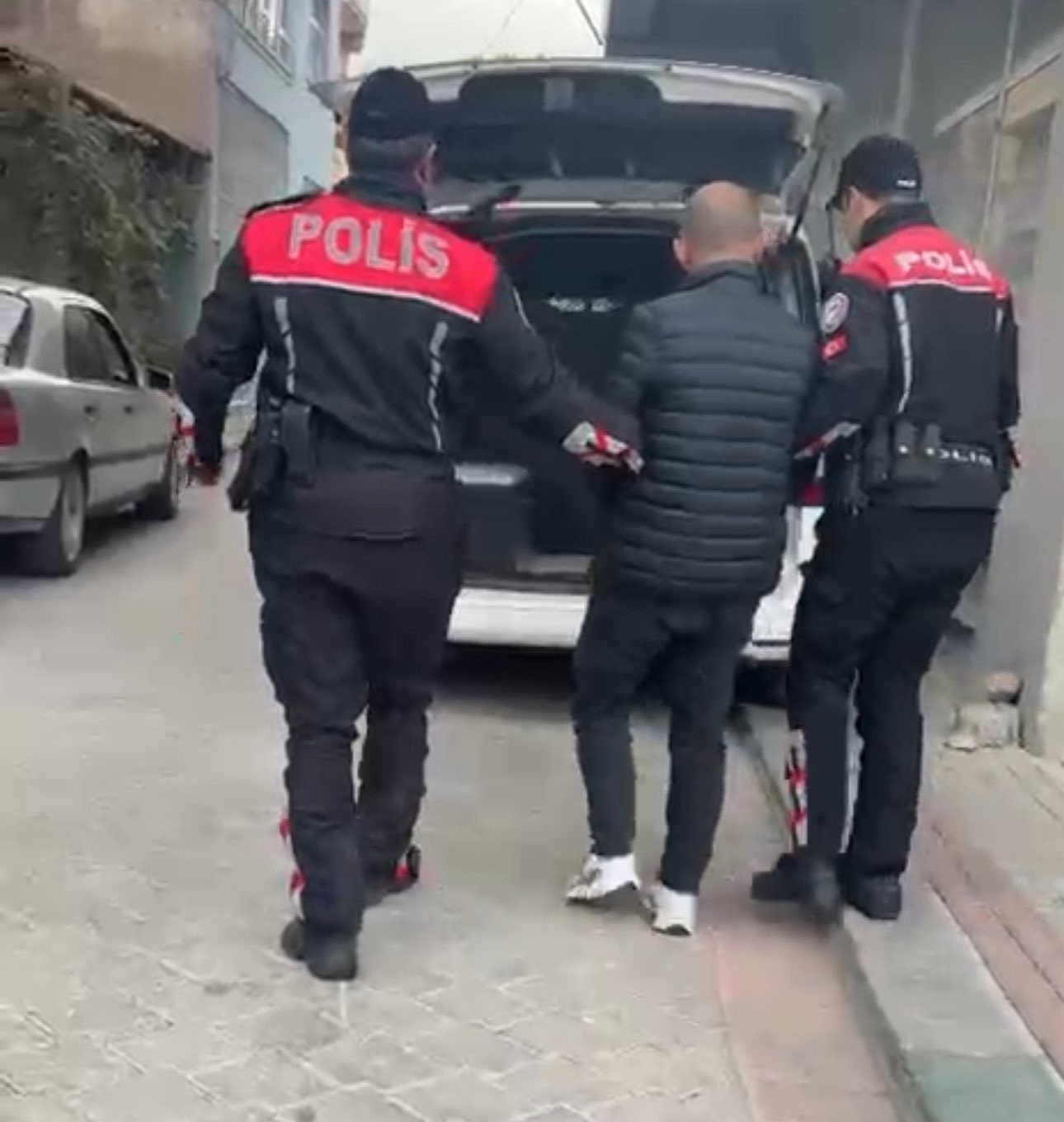 Denizli&rsquo;de 125 yıl ile aranan 8 zanlı operasyonlar kapsamında yakalandı

