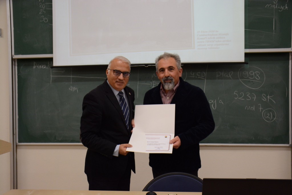 ’Başöğretmen Atatürk, Modernleşme ve Hukuk’ konferansı gerçekleştirildi