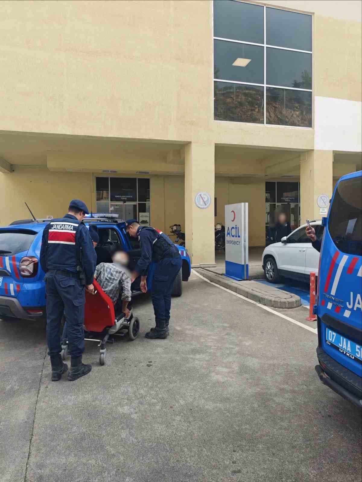 Antalya&rsquo;da kaybolan yaşlı adam evinden 5 kilometre uzakta bulundu
