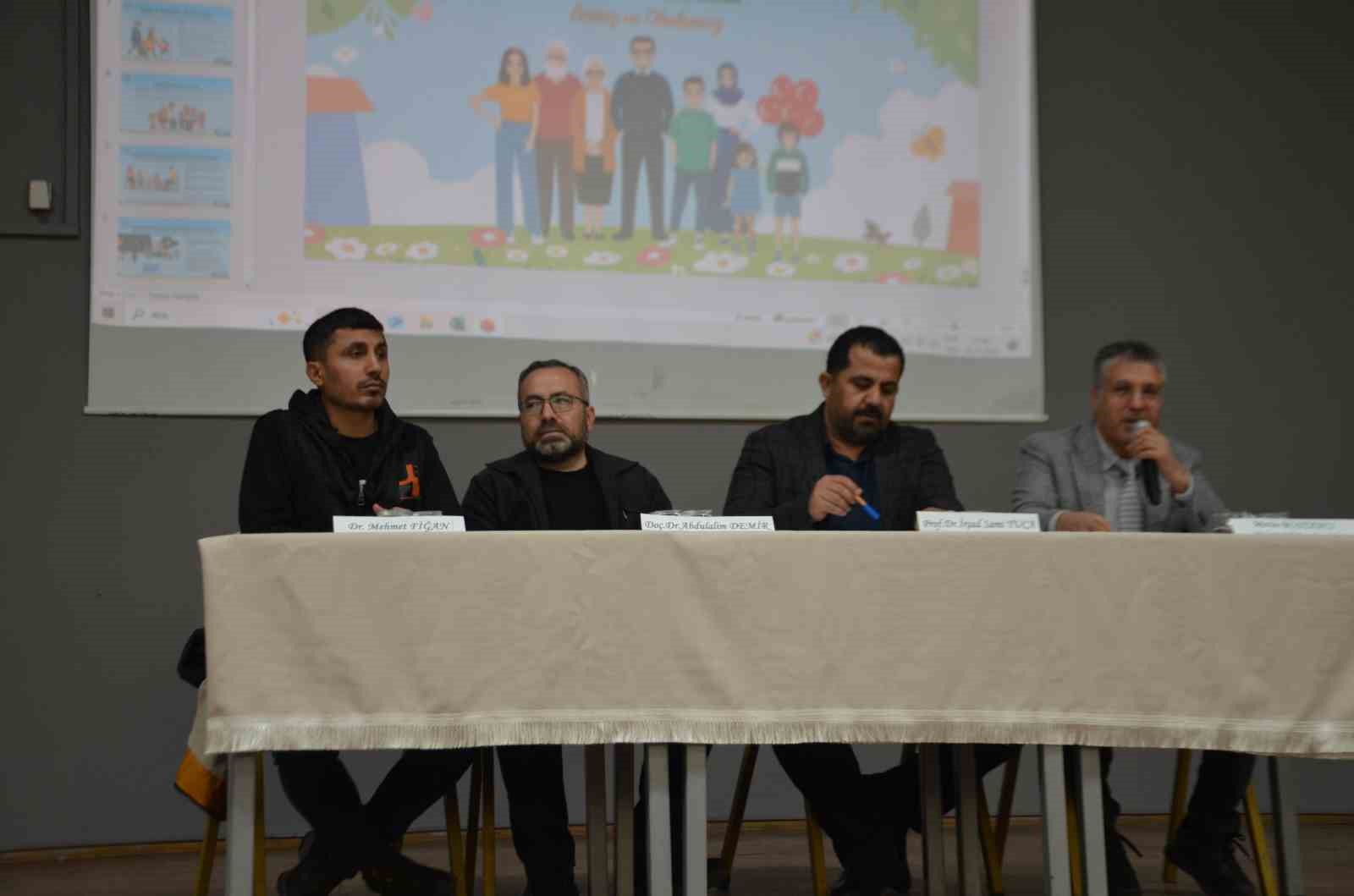 Bulanık’ta "Maarif Modeli Aile Konferansı" yoğun ilgi gördü