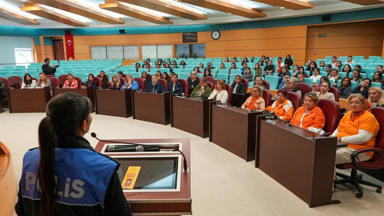 Tarsus’ta kadına şiddetle mücadele için farkındalık programı