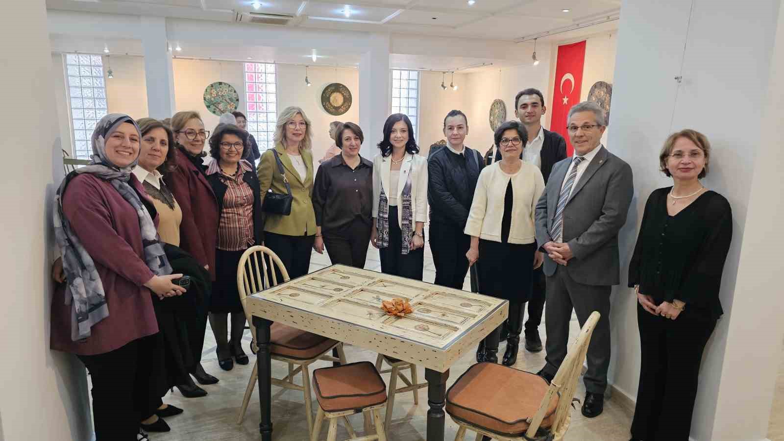 Nazilli’de ‘Geçmişin Yansımaları’ sergisi açıldı
