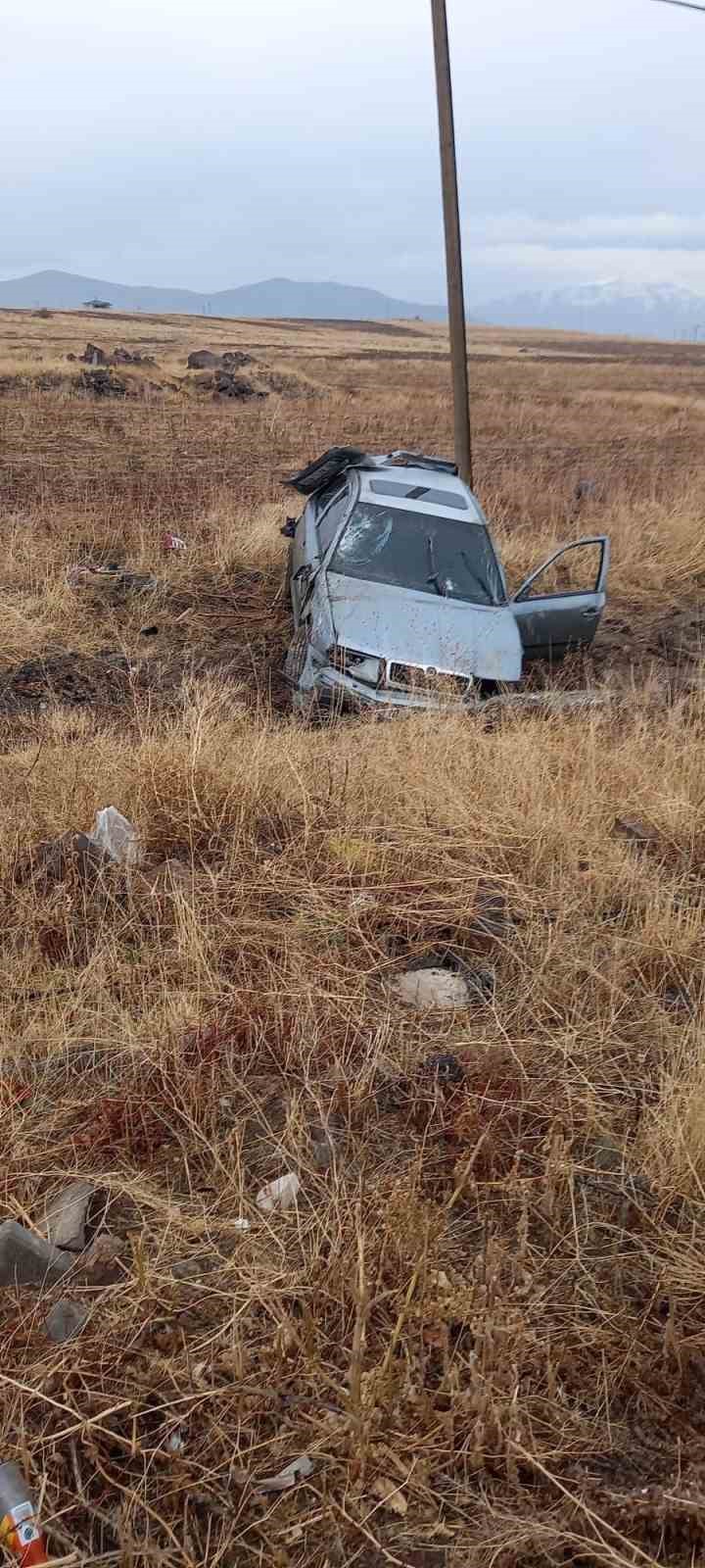 Kontrolden çıkan otomobil araziye uçtu: 1 yaralı
