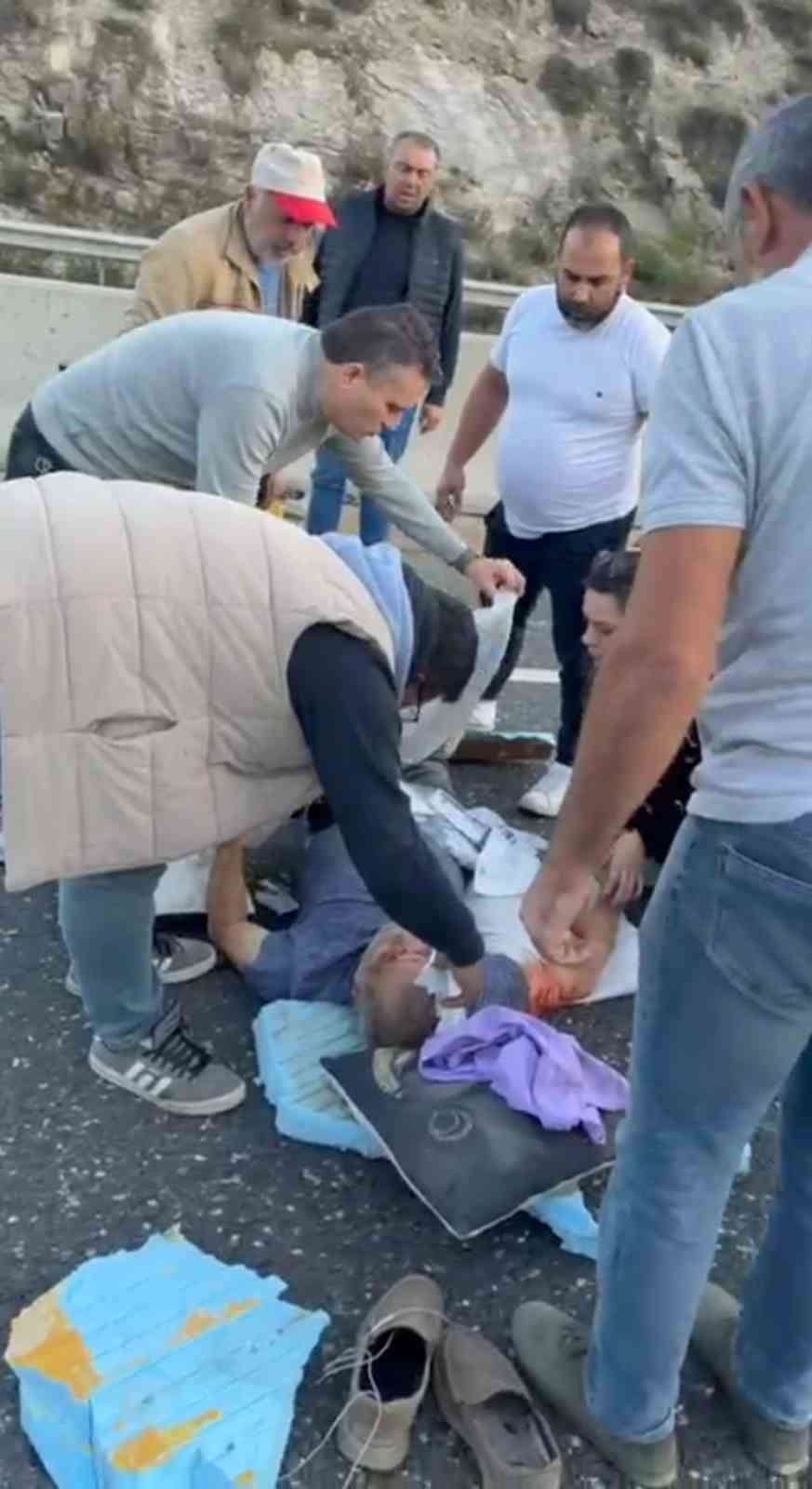 &Ccedil;ine-Yatağan karayolunda kaza, birisi ağır 2 yaralı
