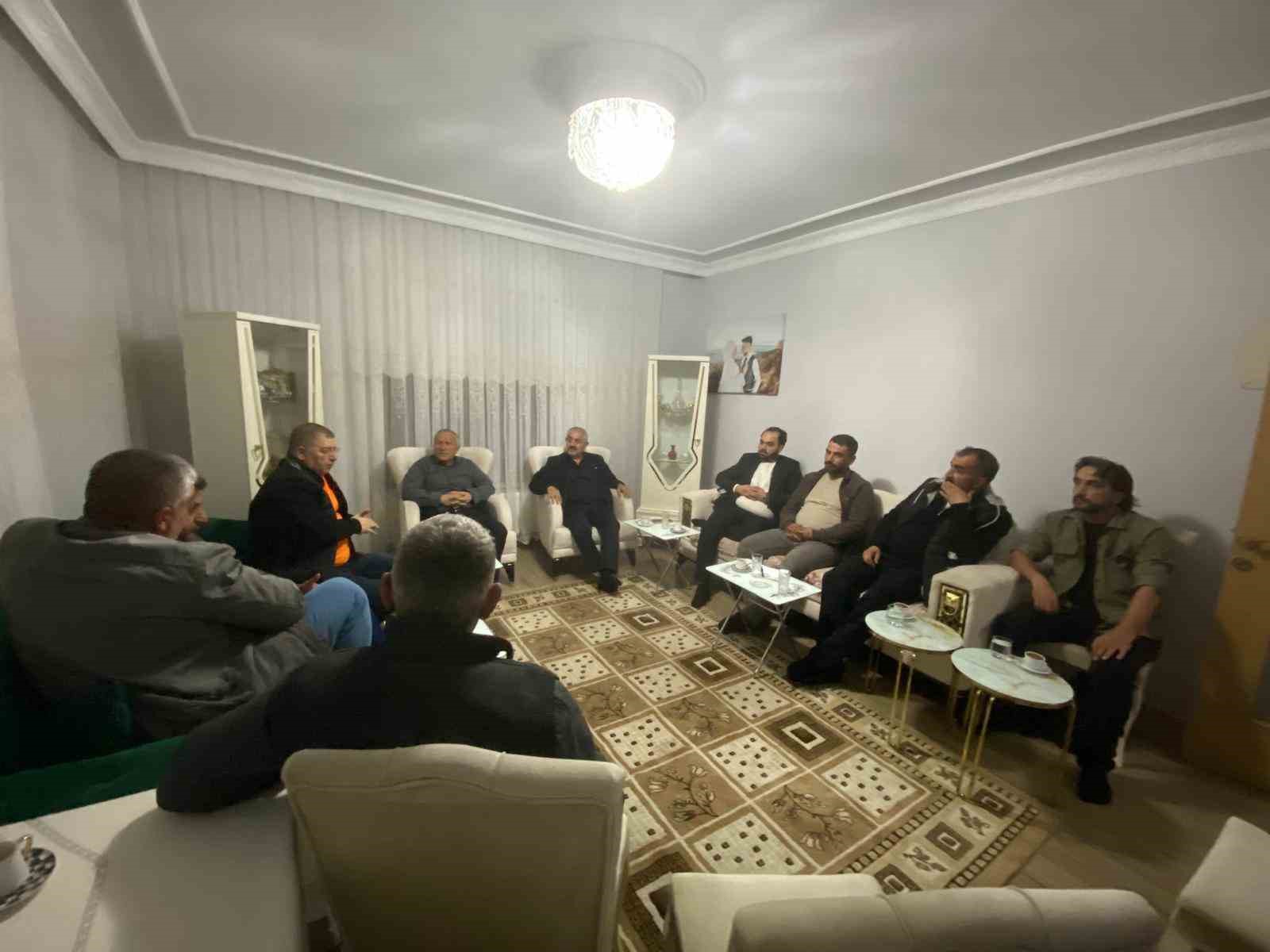 Başkan Kalın ev ziyaretlerini s&uuml;rd&uuml;r&uuml;yor
