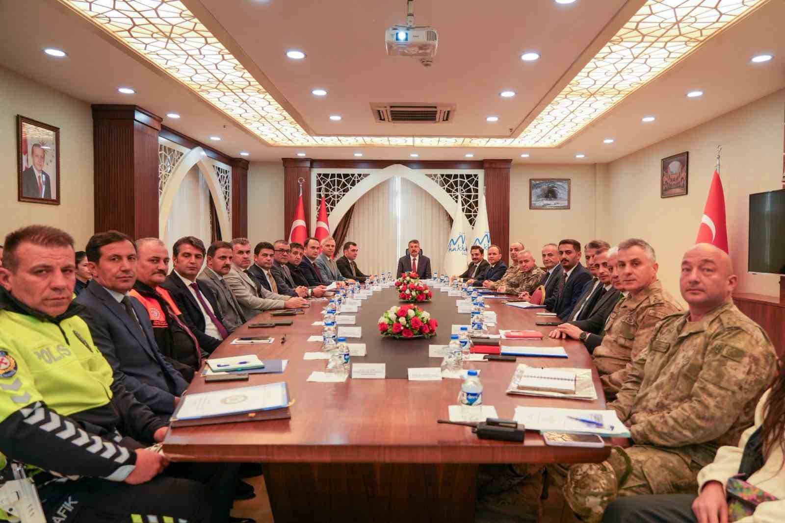 Hakkari’de karla mücadele değerlendirme toplantısı yapıldı