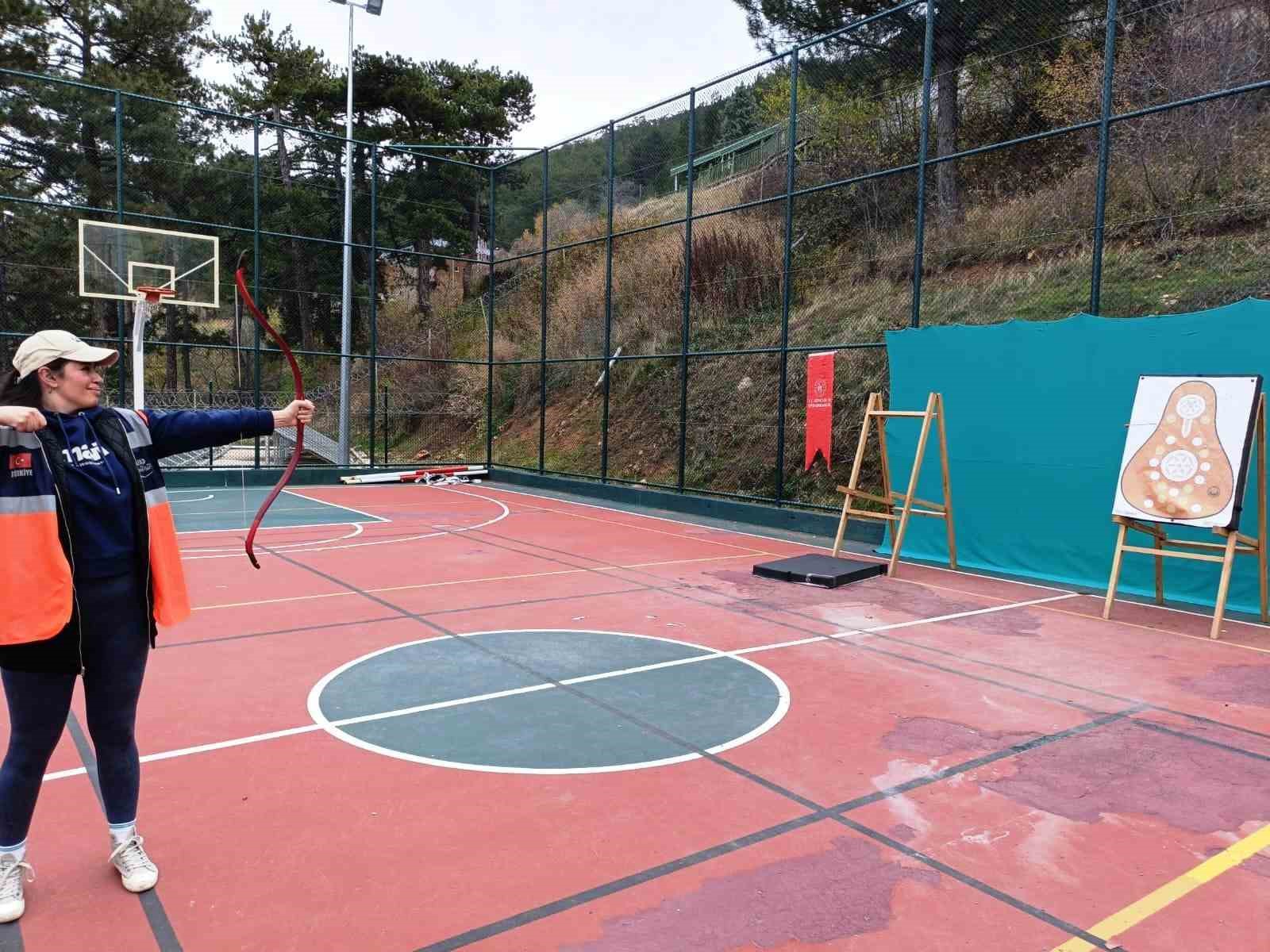 Kütahya Kadın Destek AFAD Gönüllülerinden Murat Dağı Kamp Merkezinde etkinlik