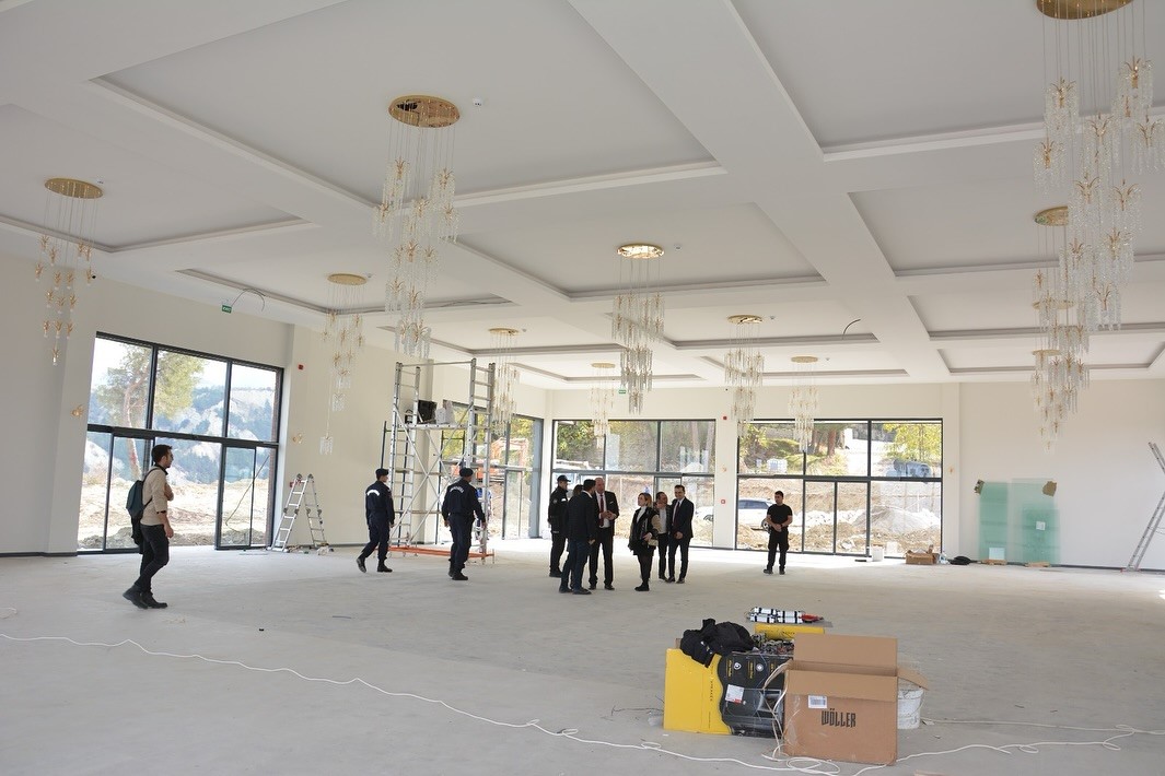 Başkan Kumral devam eden sosyal tesis ve spor sahası projelerini yerinde inceledi
