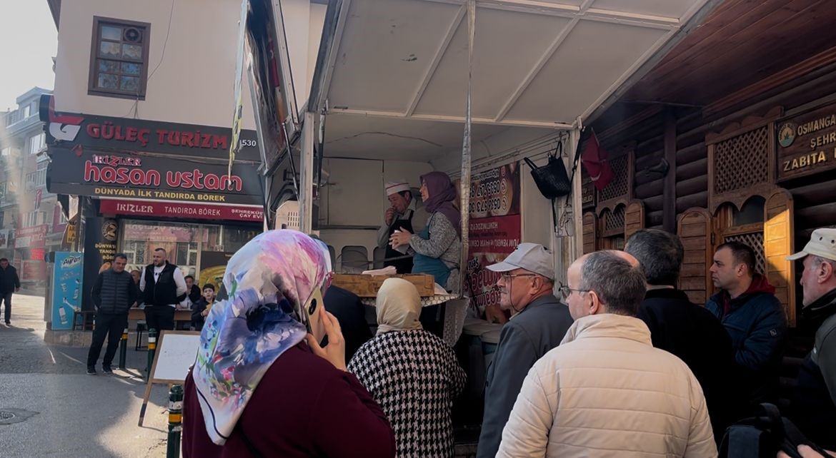 Bursa’da taksicilerden şehitler için anlamlı hayır
