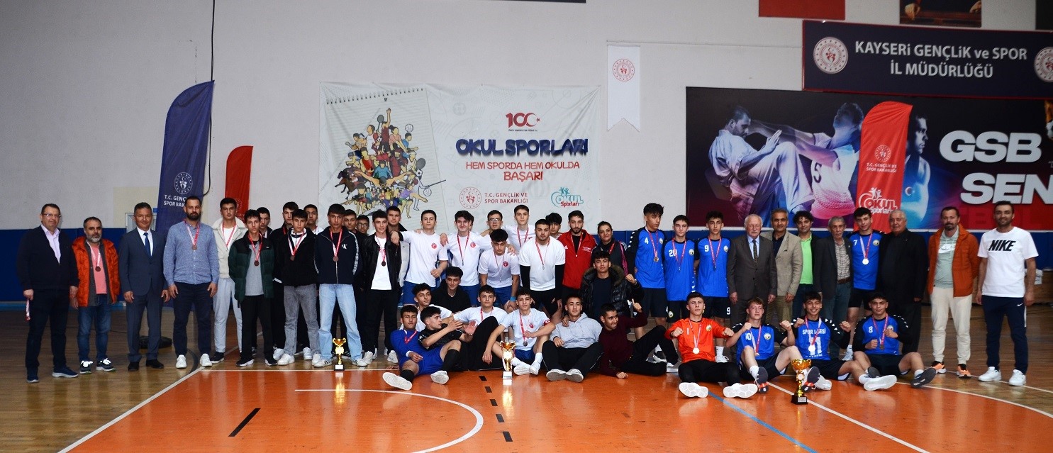 Kayseri Liseli Gençler Hentbol İlBirinciliği sona erdi