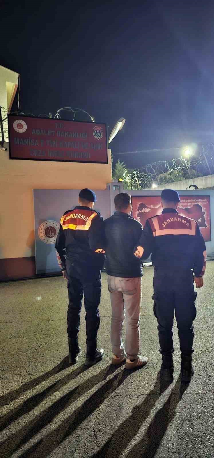 Manisa&rsquo;da 4 firari jandarma operasyonuyla yakalandı

