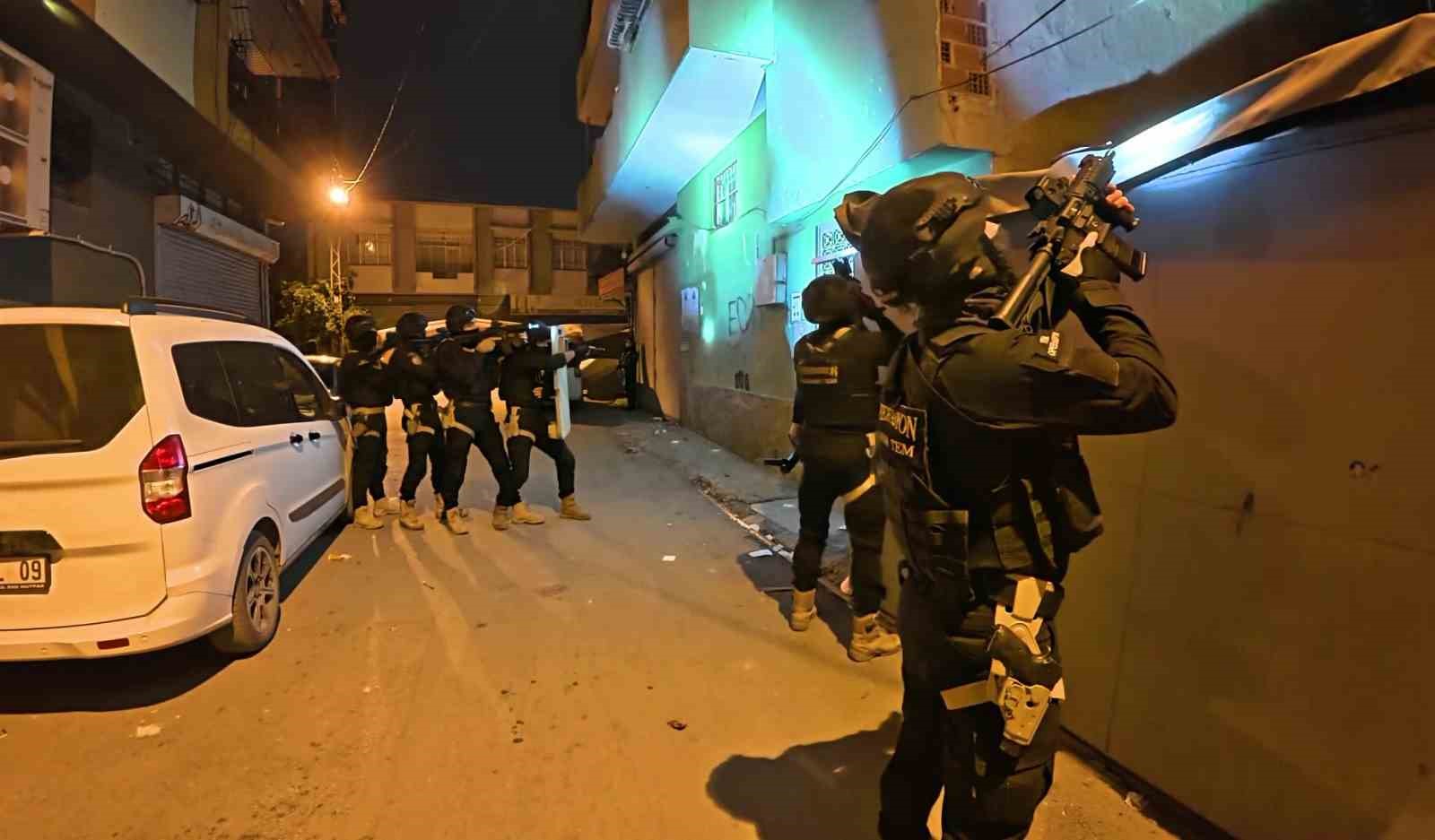 Adana’da DEAŞ’ın uyuyan hücresine operasyon: 12 gözaltı