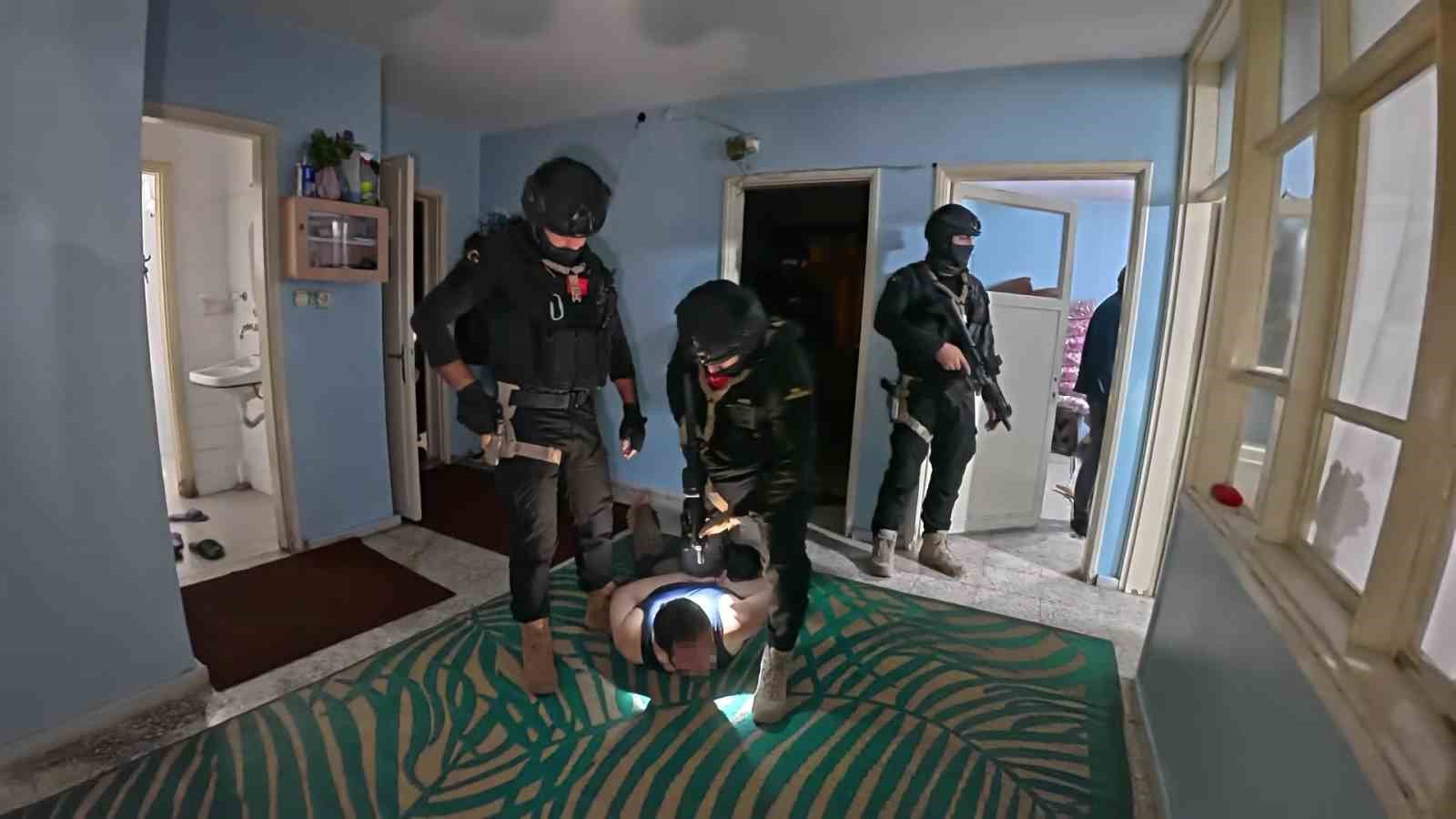 Adana’da DEAŞ’ın uyuyan hücresine operasyon: 12 gözaltı
