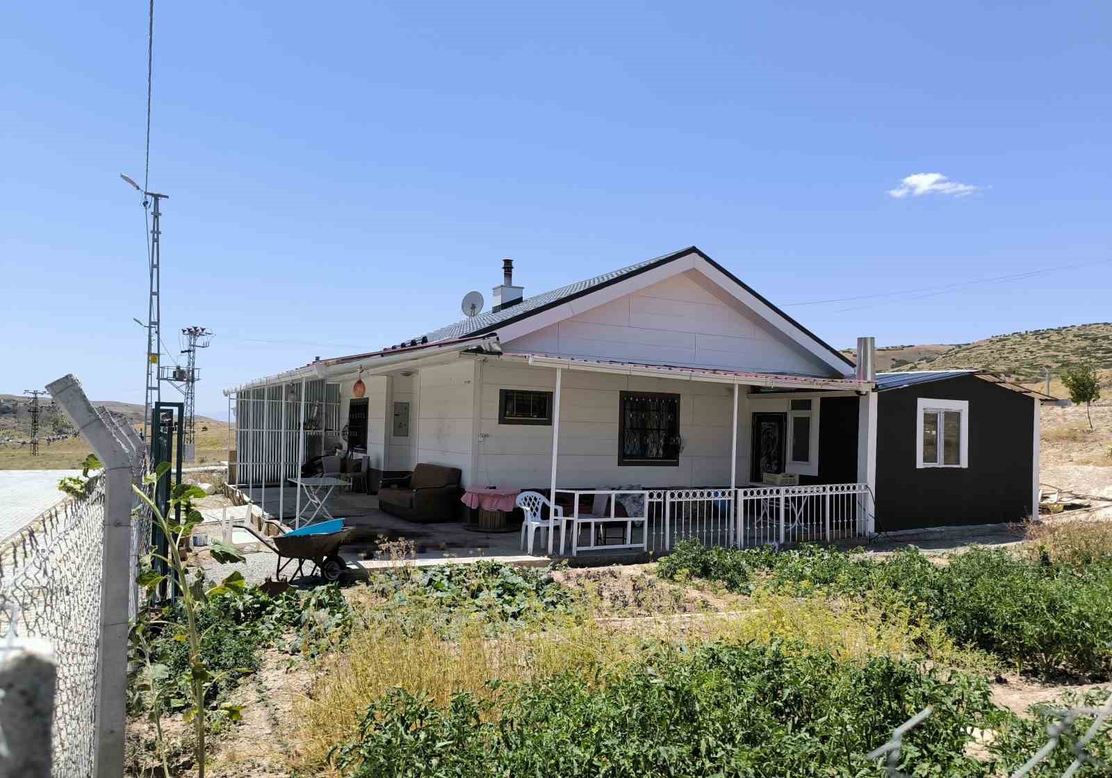 Malatya&rsquo;da 3 aile ferdini &ouml;ld&uuml;ren sanığa 3 kez ağırlaştırılmış m&uuml;ebbet
