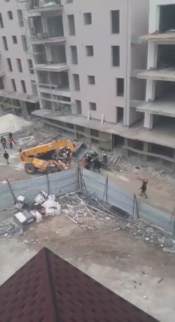 Ortalığın savaş alanına döndüğü kavga polisin havaya ateş açmasıyla son buldu