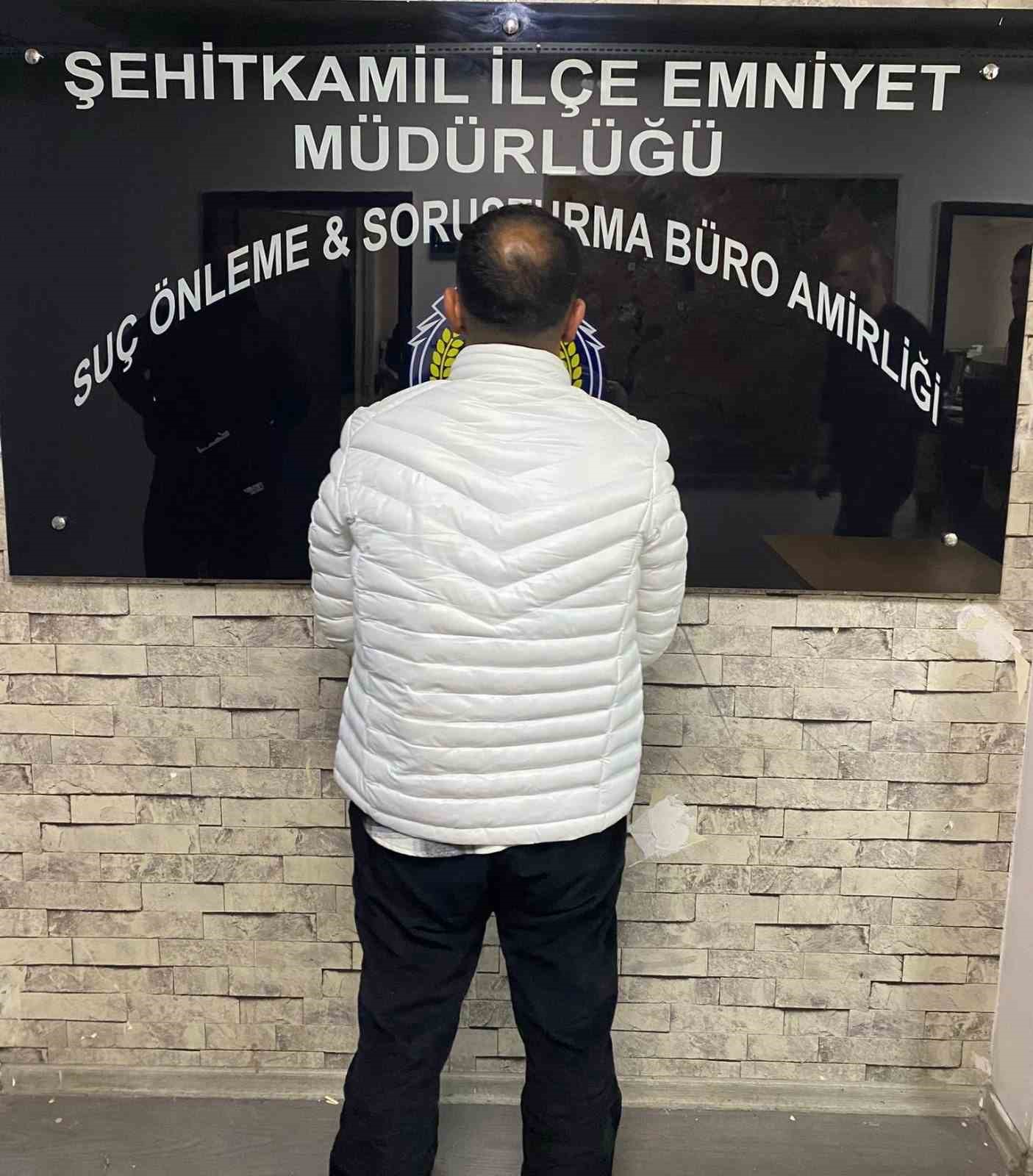Gaziantep’te hırsızlık suçundan aranan 2 şahıs yakalandı