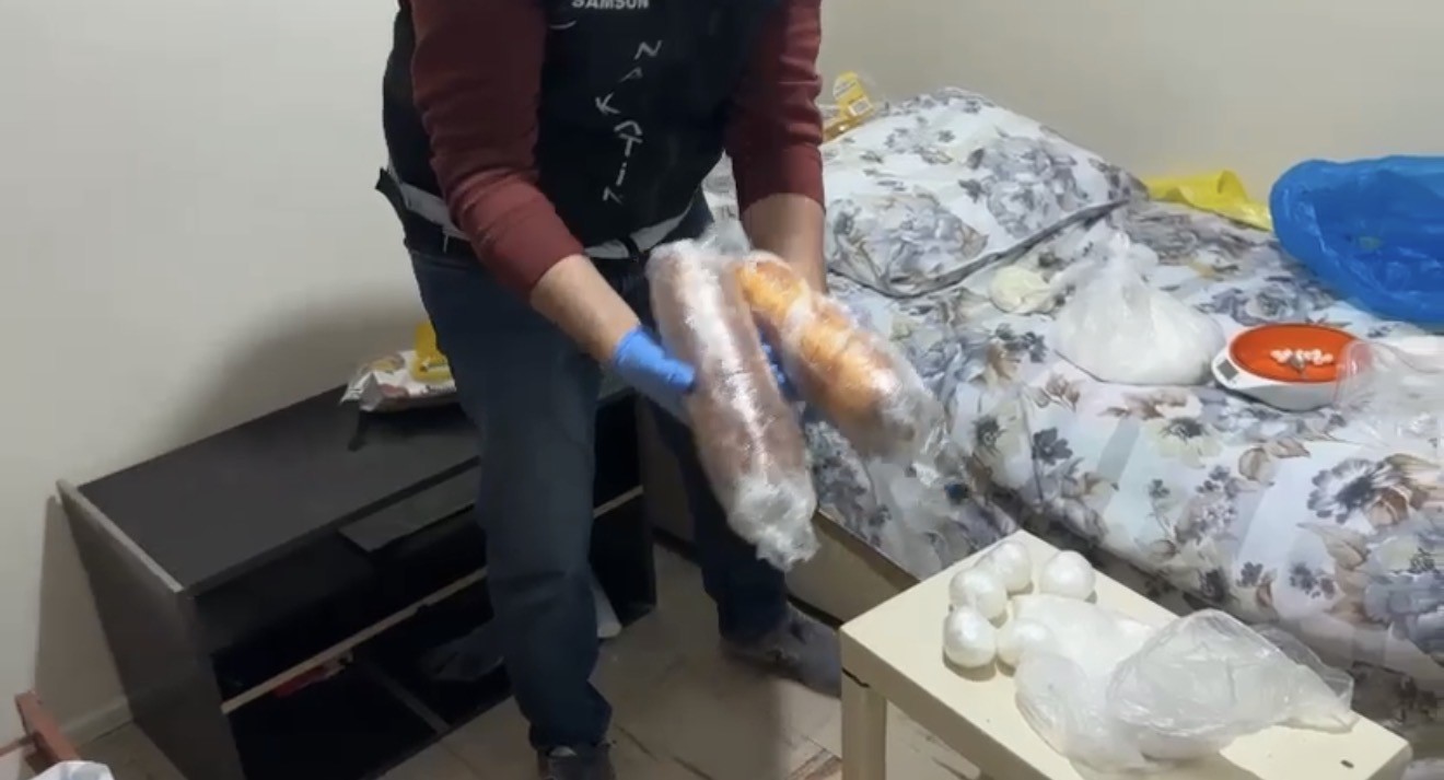 Narkotik polisi ’zula’ evlerini çökertti