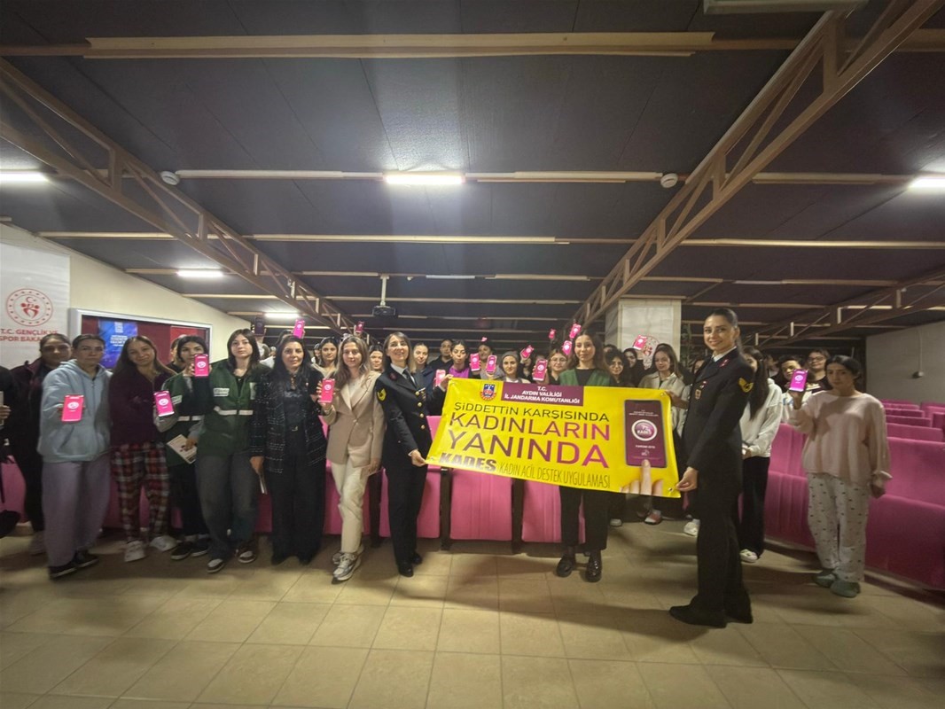 Yurtta kalan öğrencilere bilgilendirmede bulunuldu
