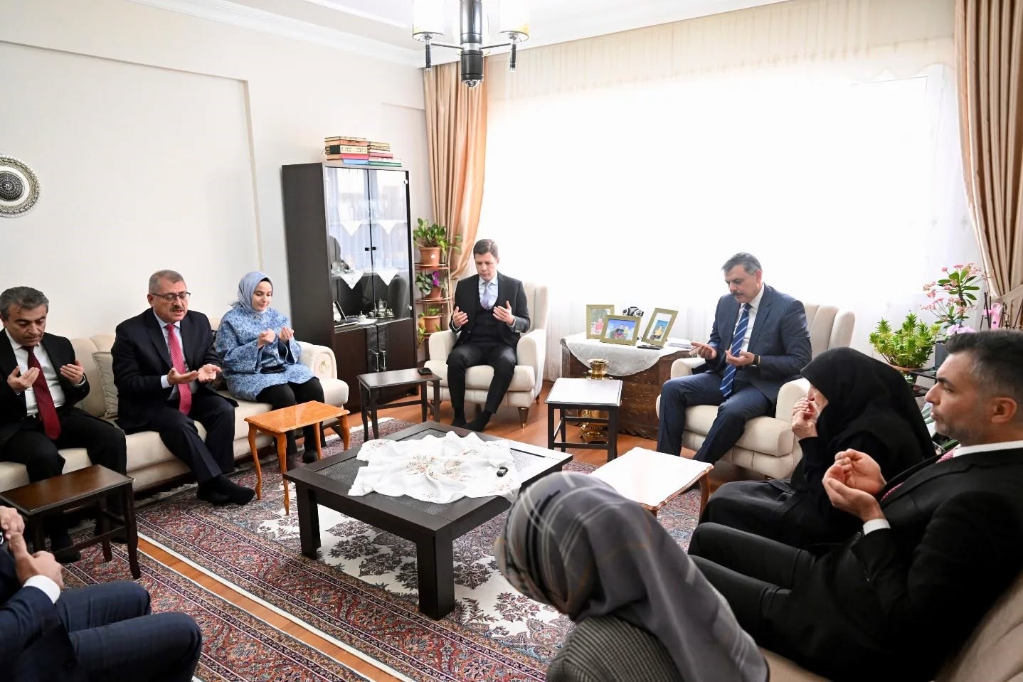 Vali Çiftçi’den şehit annesine vefa