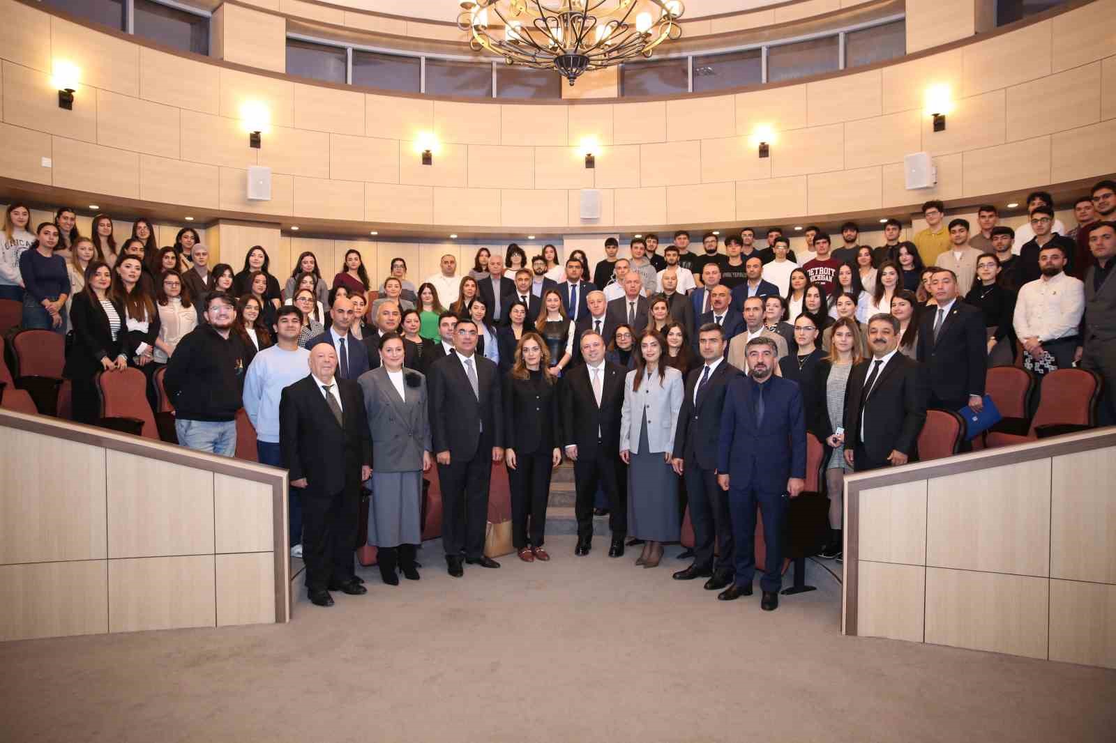 SOCAR Türkiye’nin öncülüğünde hazırlanan ’Project Finance’ kitabının tanıtımı gerçekleştirildi