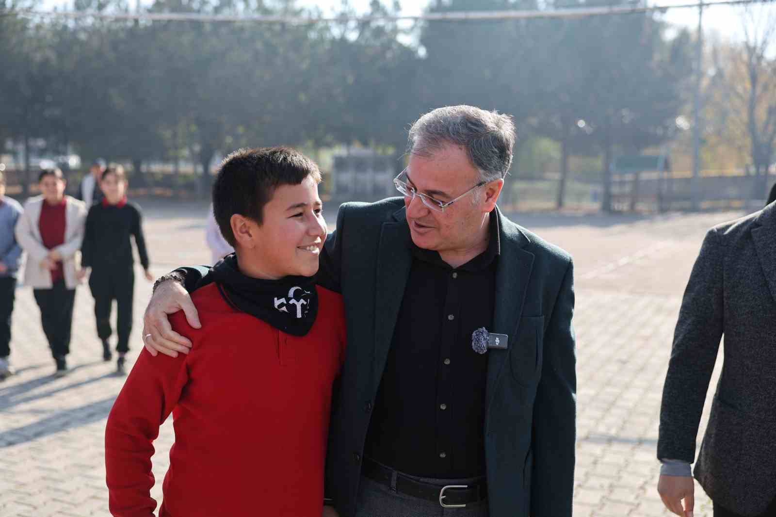 Hacılar el ele vererek geleceğe nefes oluyor