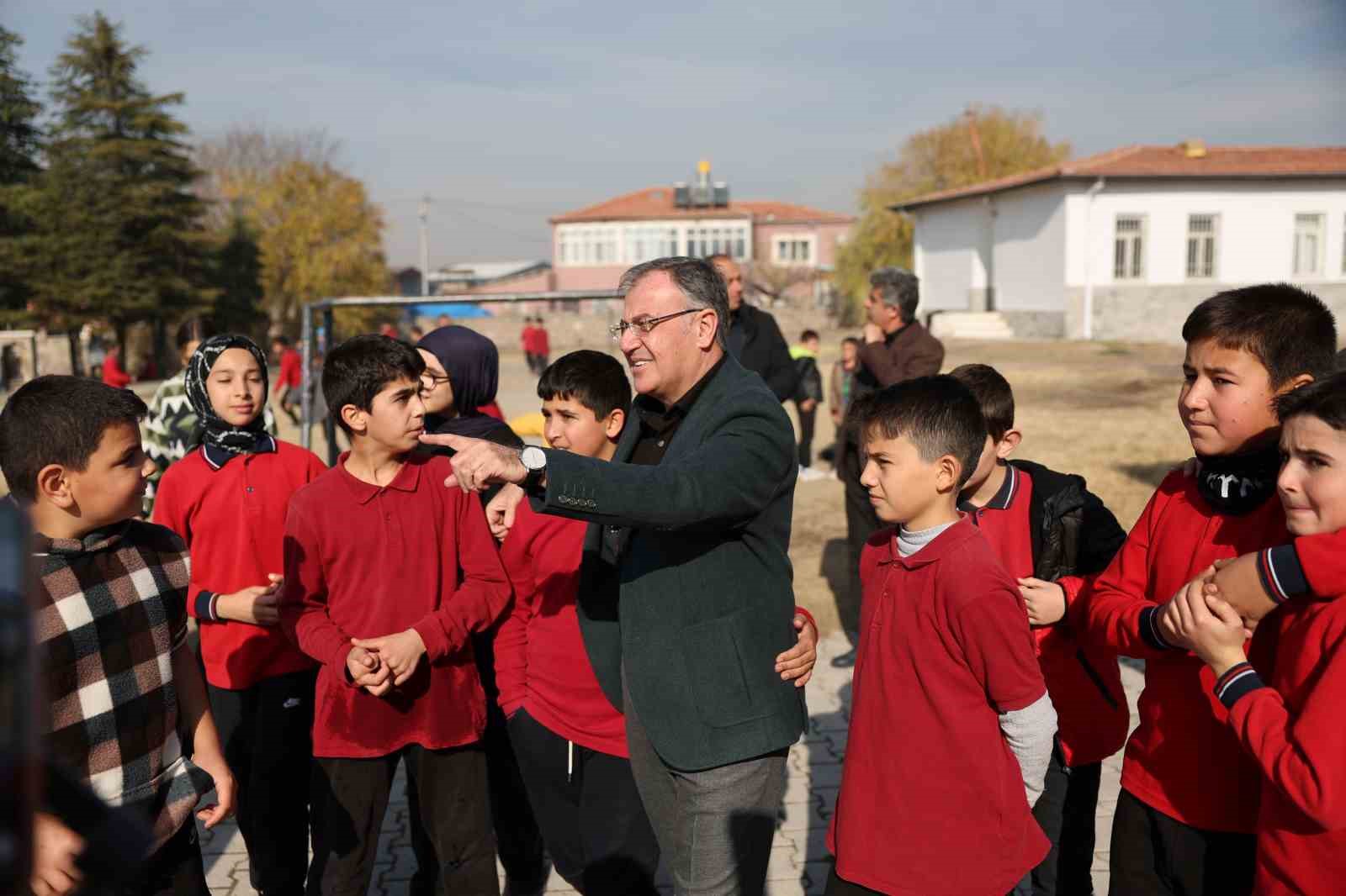 Hacılar el ele vererek geleceğe nefes oluyor
