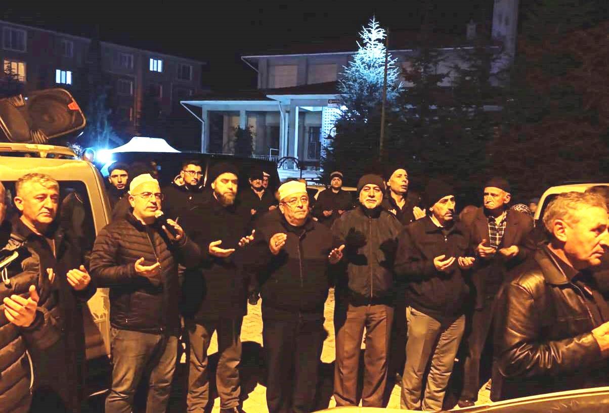 Emet’te 45 umreci dualarla uğurlandı