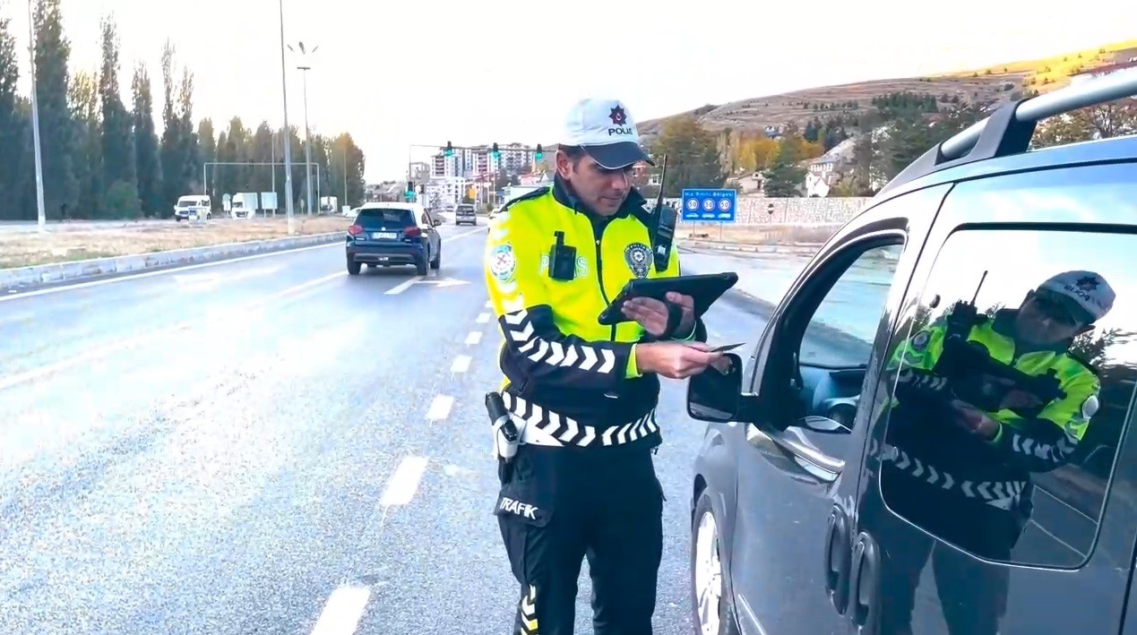 Bayburt’ta drone ile trafik denetimi yapıldı