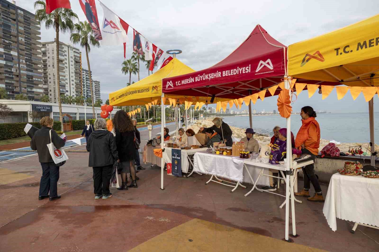 Mersin’de kadınlara yönelik şiddete karşı farkındalık etkinlikleri düzenlendi