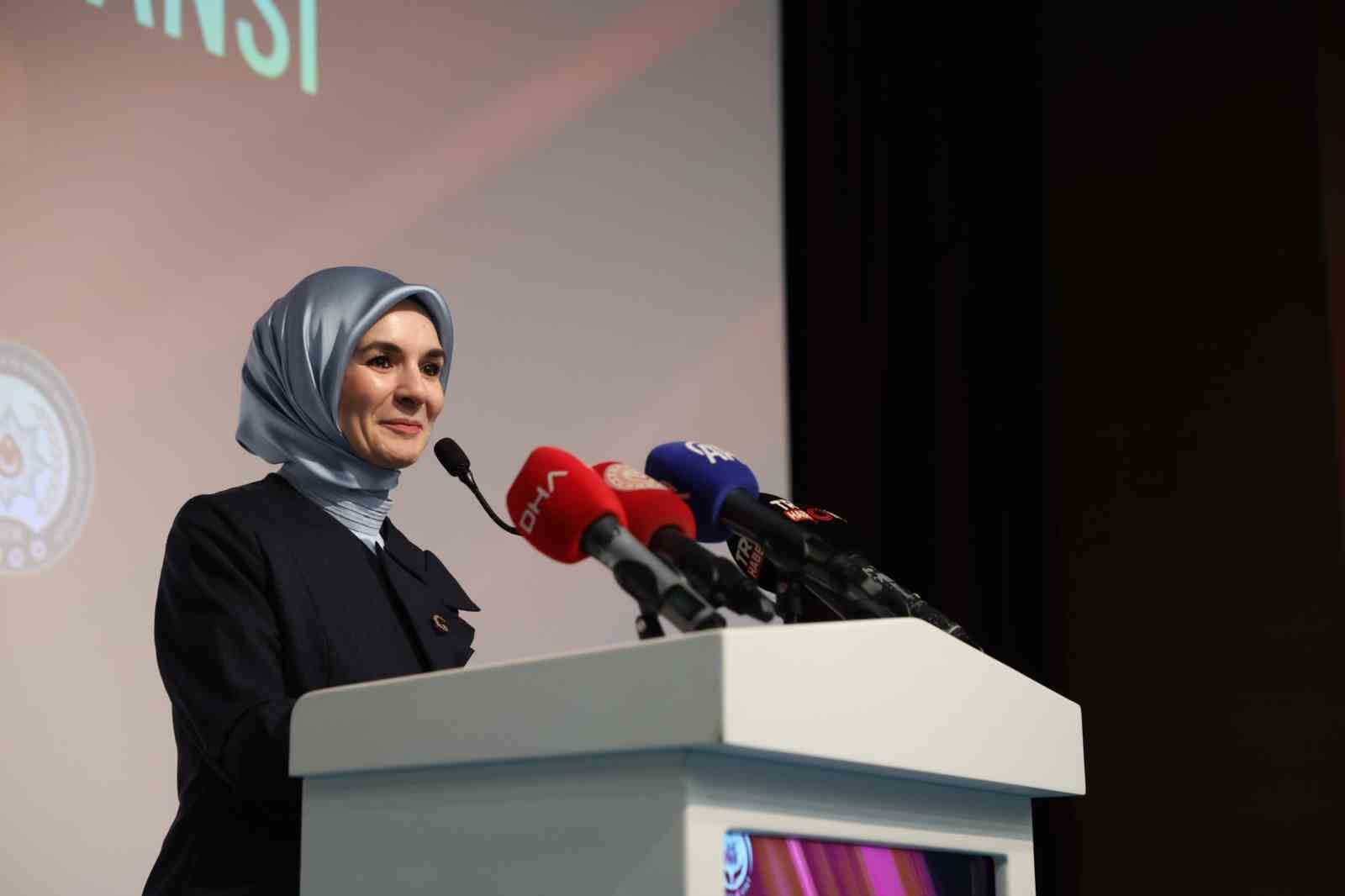 Bakan Göktaş: "Göçü; insanın, ailenin ve toplumun ruhunu etkileyen önemli bir süreç olarak görüyoruz"