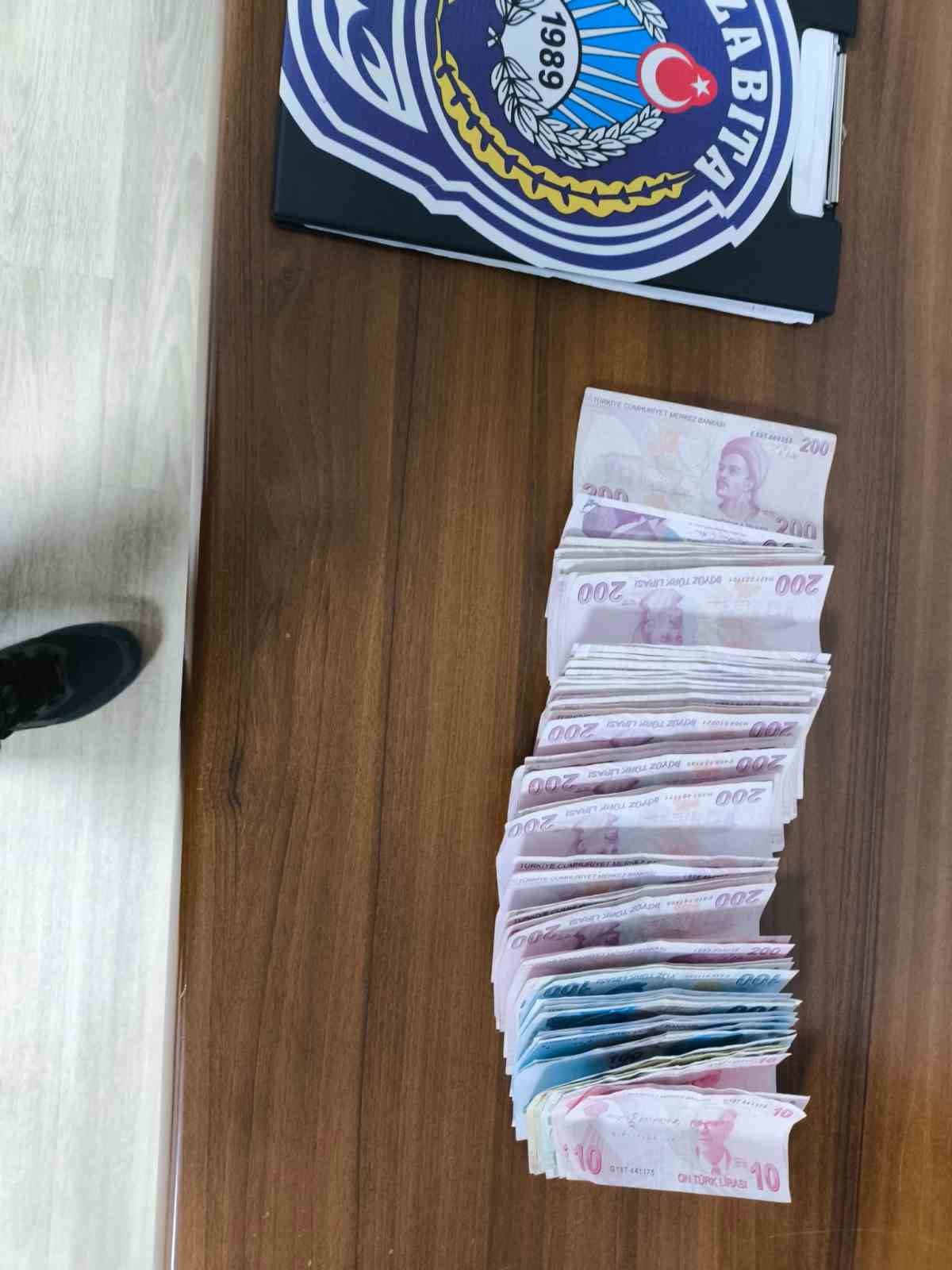 B&uuml;y&uuml;kşehir Zabıta&rsquo;dan dilencilere ge&ccedil;it yok: 12 bin 200 TL ele ge&ccedil;irildi
