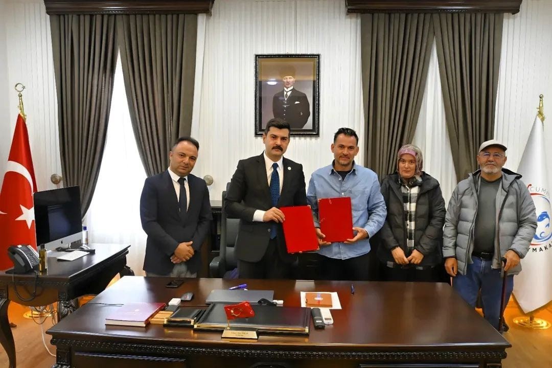 İki apartman dairesini &ouml;ğrenciler i&ccedil;in bağışladılar
