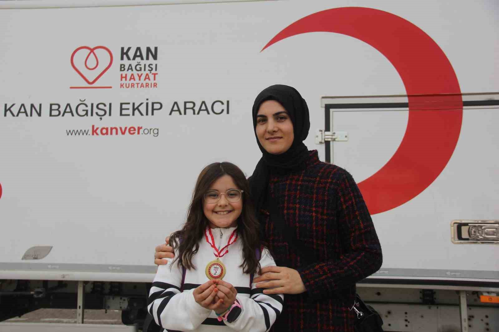 Sivas’ta öğrenciler ve veliler kan bağışı için seferber oldu