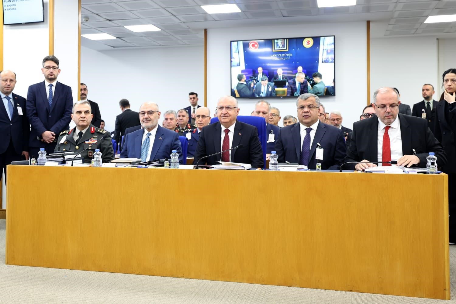 Bakan Güler: "Terörle mücadelemiz, ülkemizin güvenliği, bölgemizin huzur ve istikrarı için tavizsiz bir şekilde devam etmektedir"
