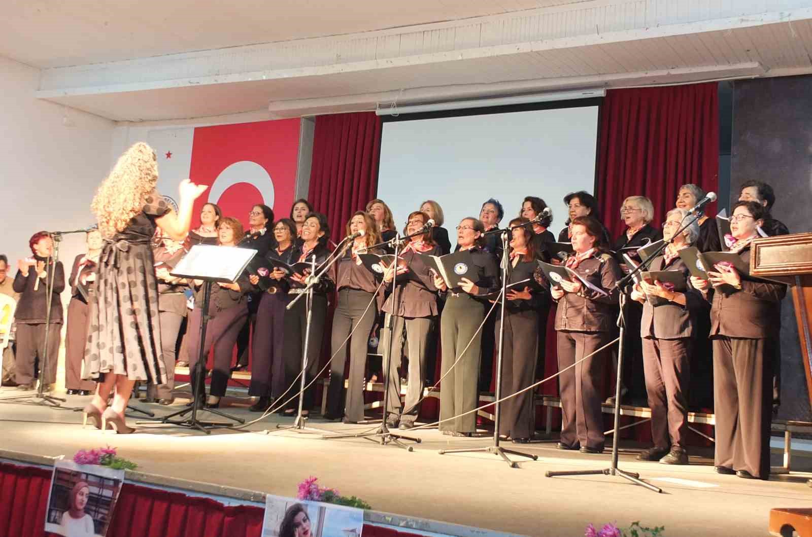 Balıkesir’de çok sesli kadın korosundan farkındalık konseri